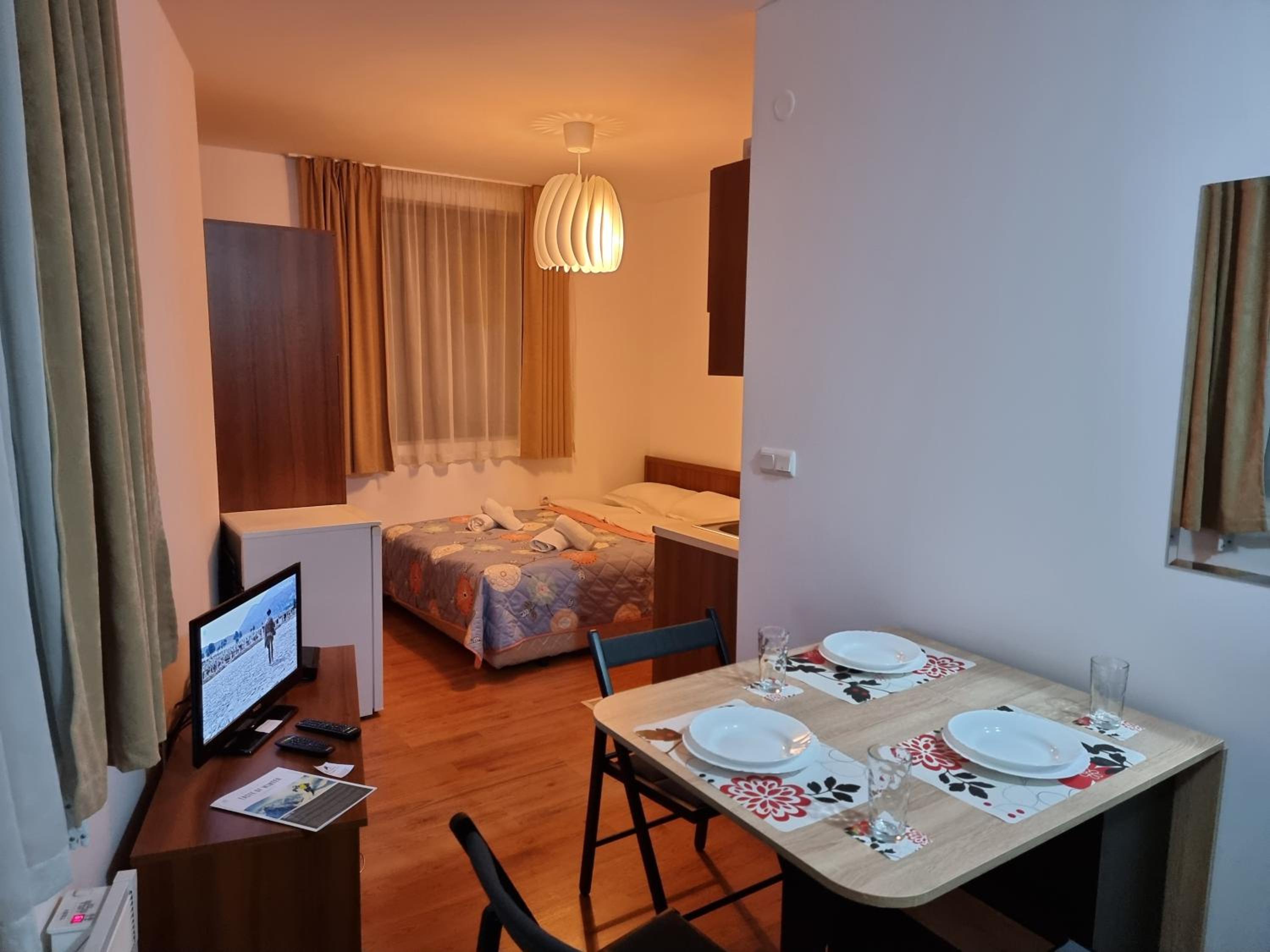 One-Bedroom Apartment - Photo 1