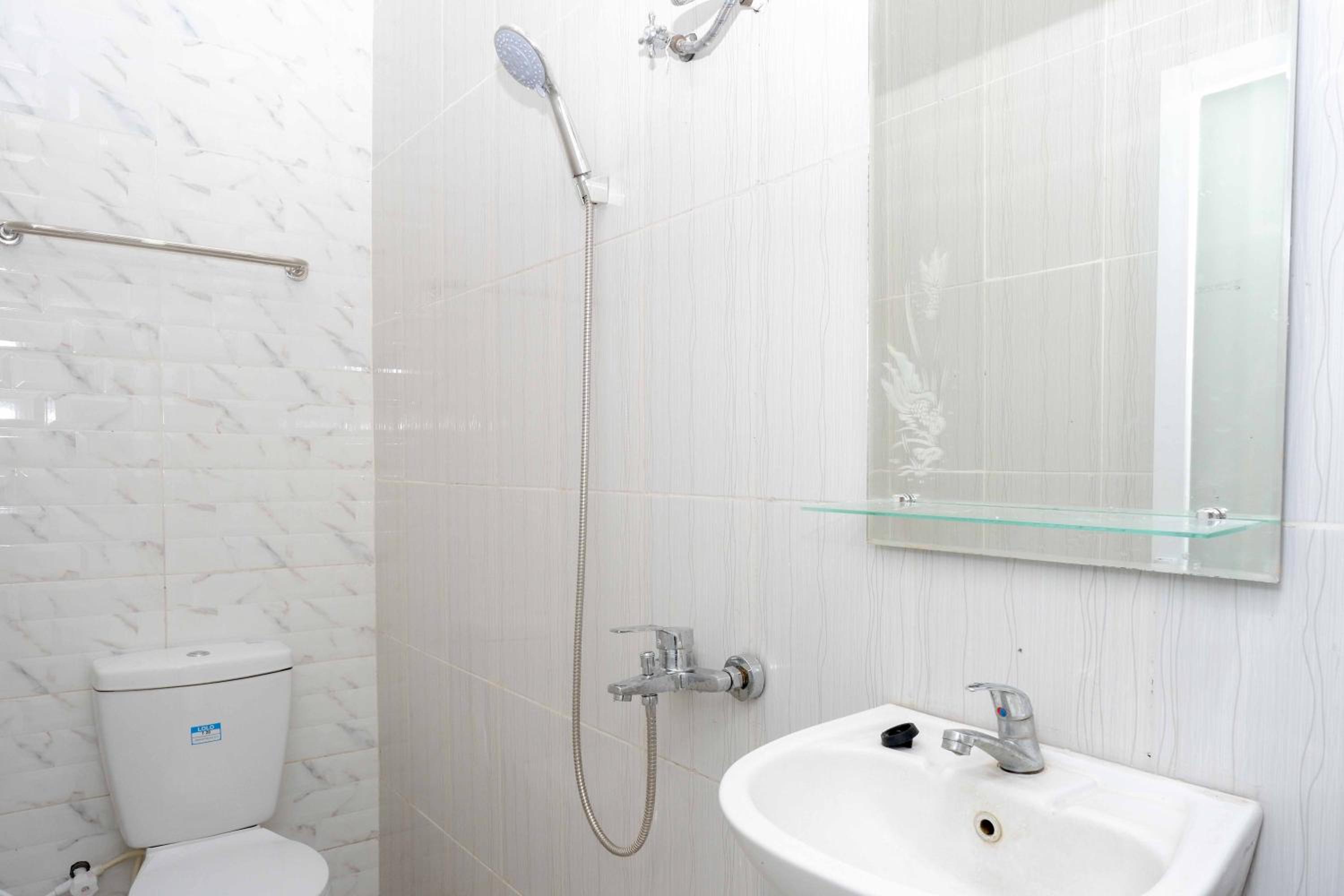 Double Room - Photo 7