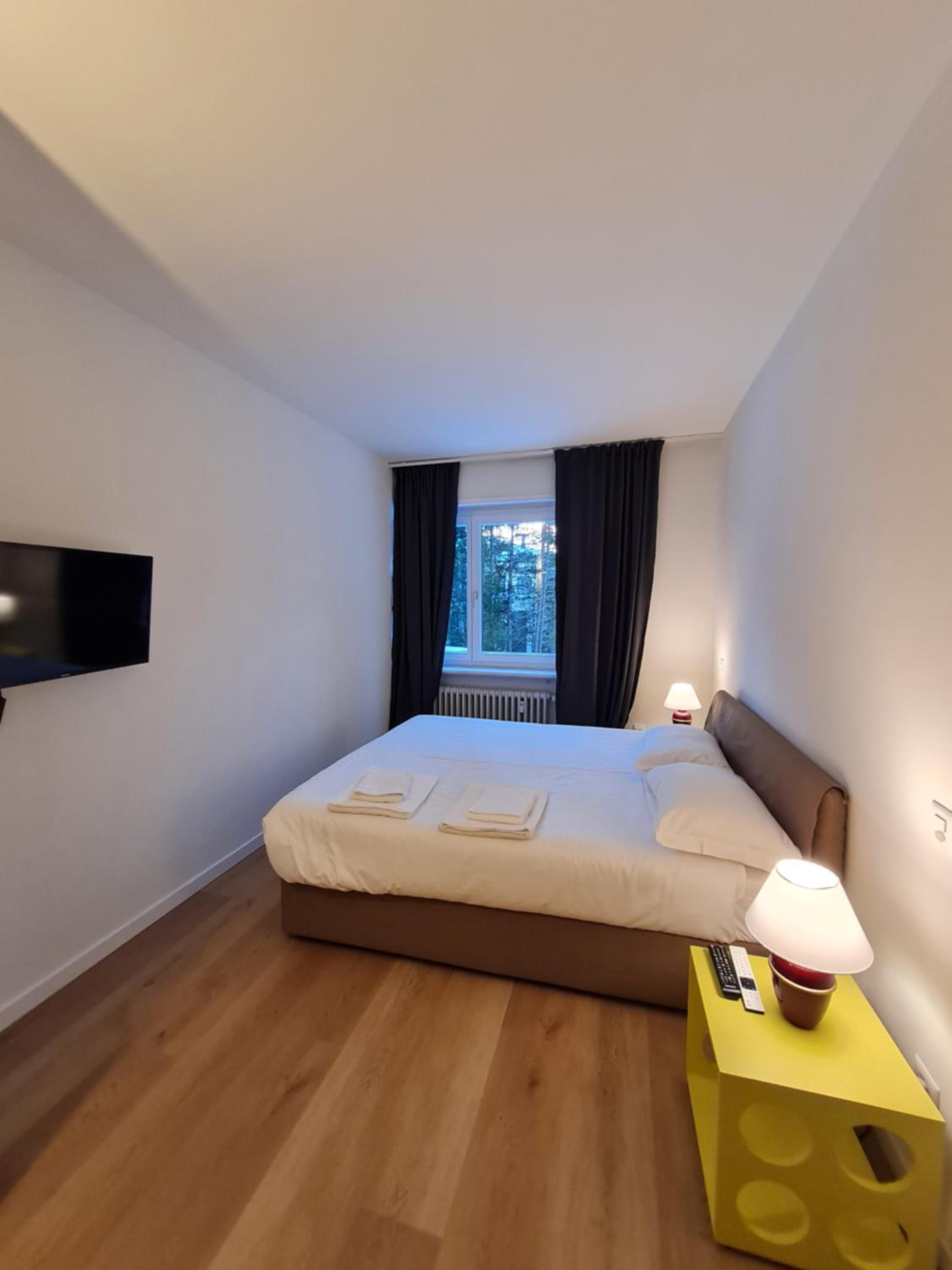 Two-Bedroom Apartment - Photo 2