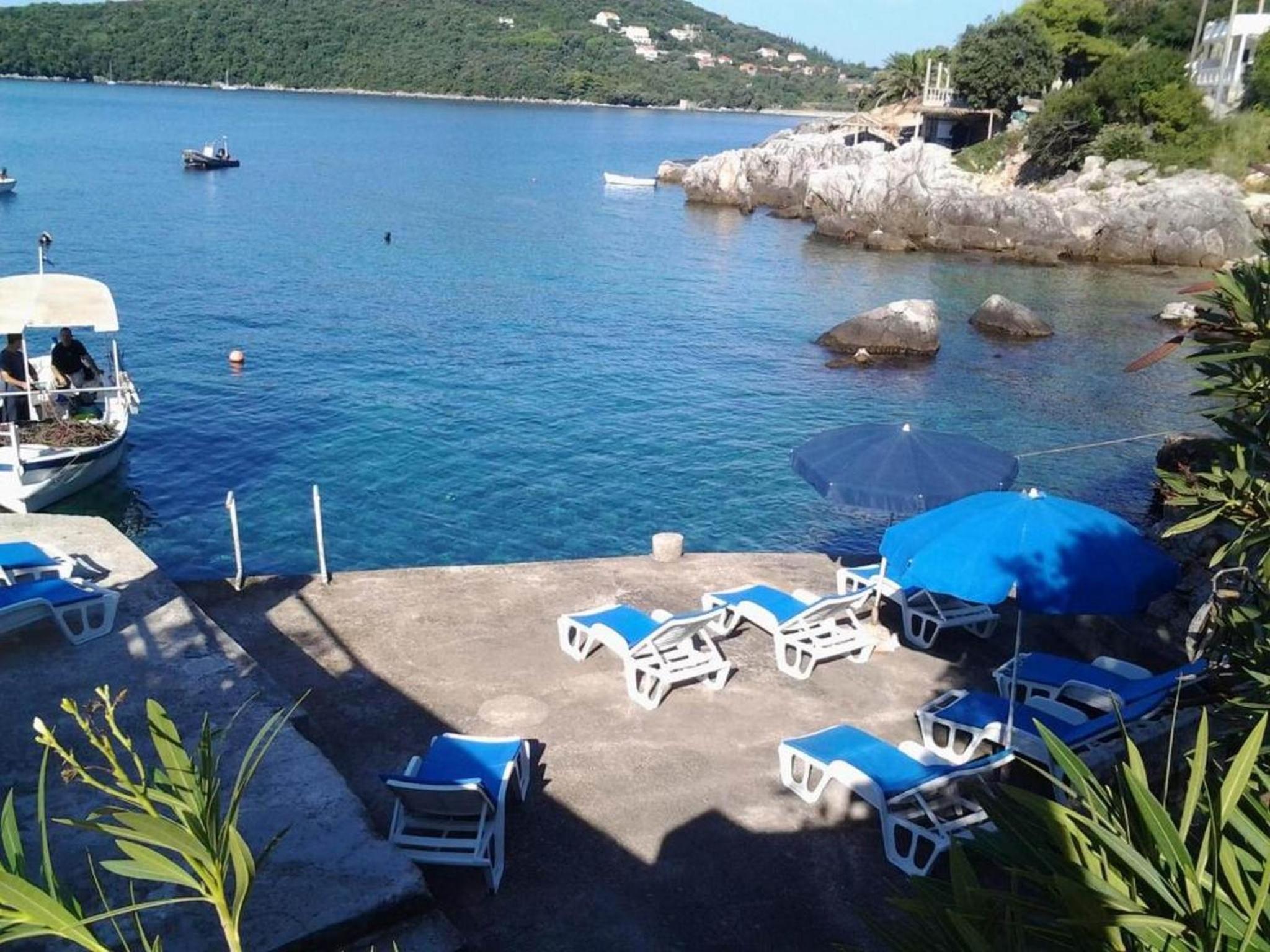 One-Bedroom Apartment with Patio and Sea View - Photo 20