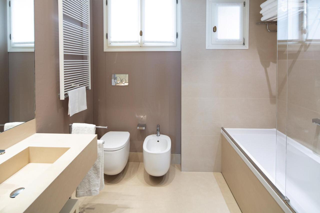 Premium Double or Twin Room thumbnail 5