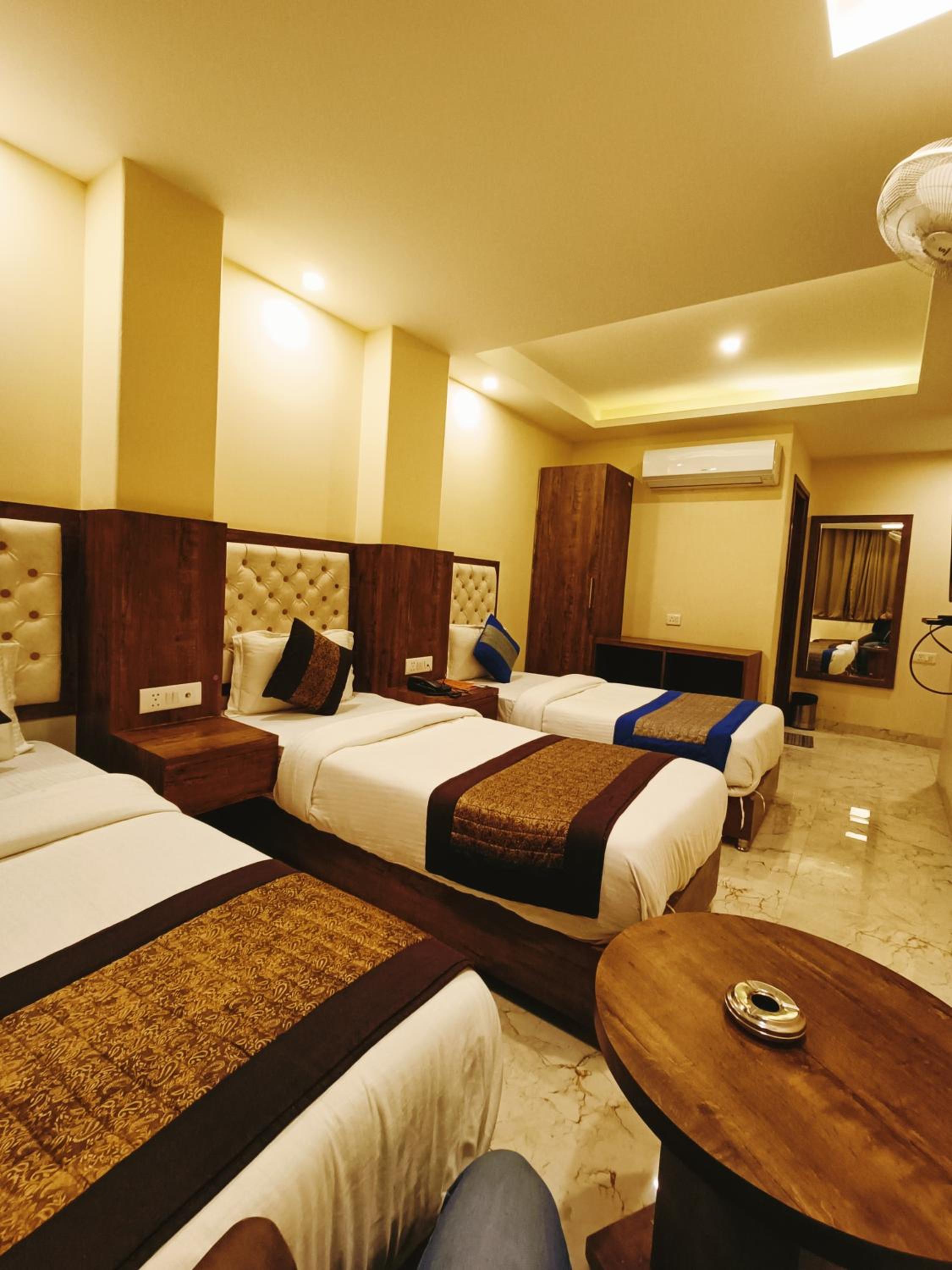 Classic Triple Room - Photo 16