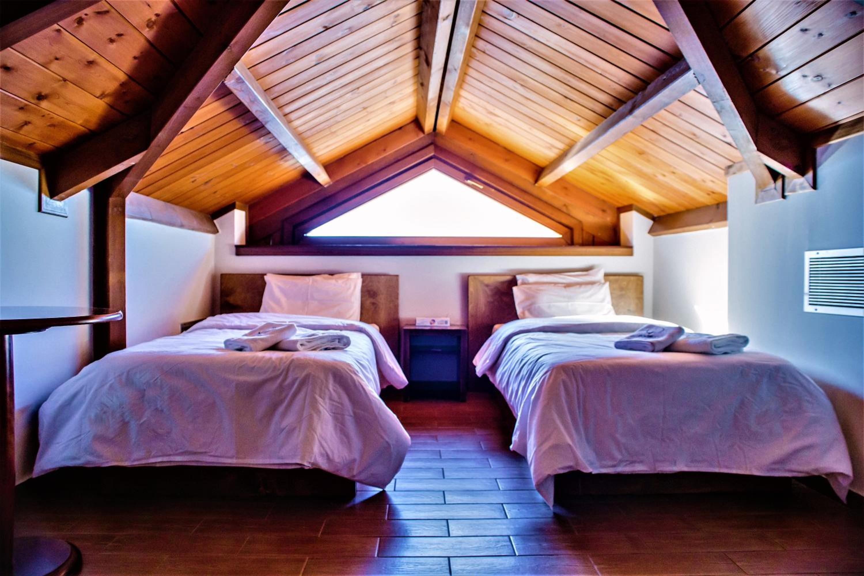 Deluxe Family Suite - Photo 2