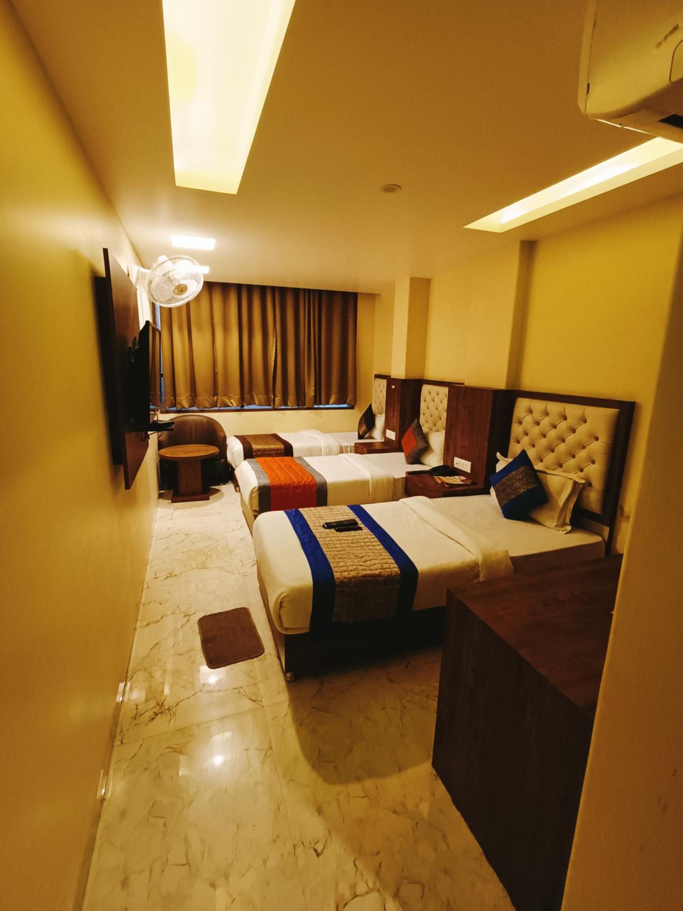 Classic Triple Room - Photo 10