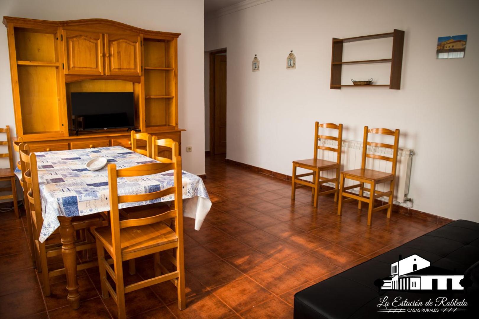 Four-Bedroom House - Photo 2
