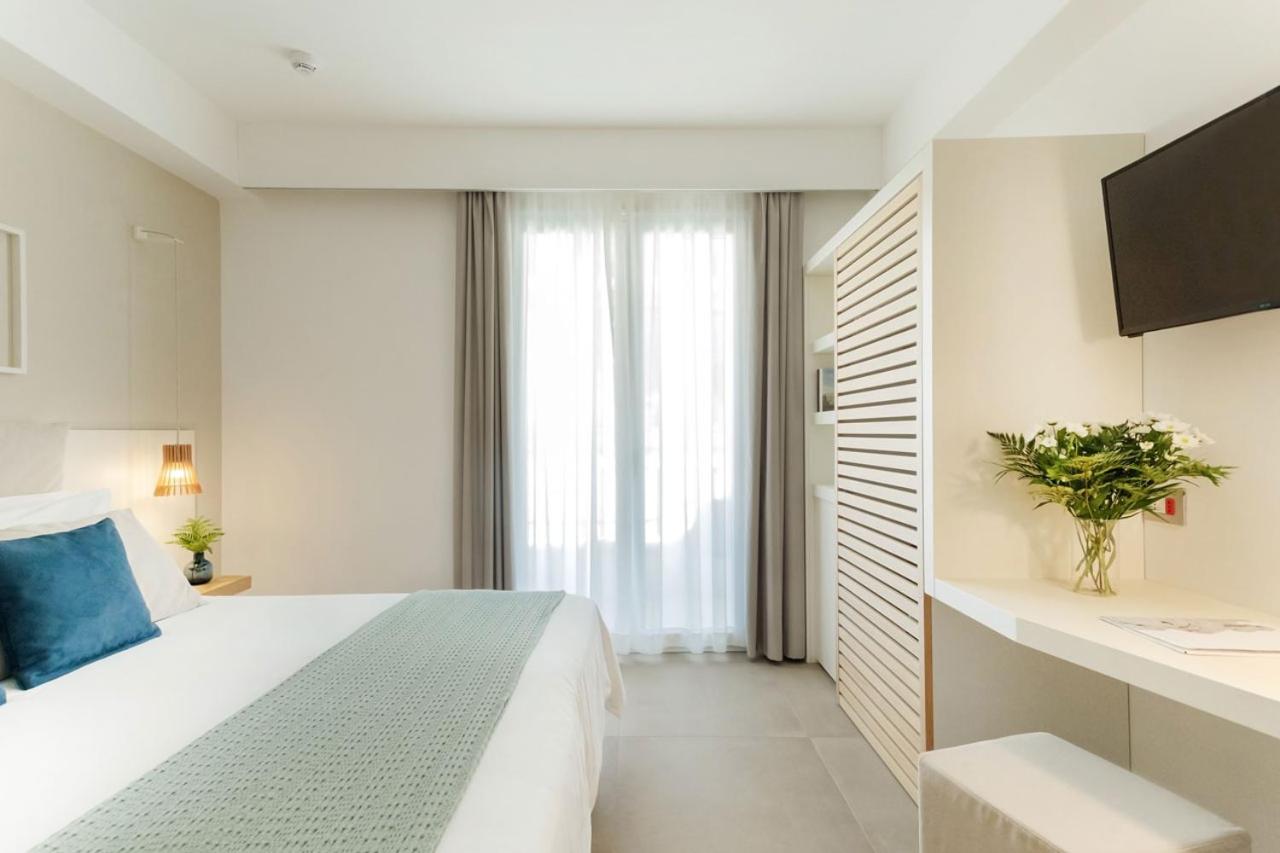 Superior Double Room with Side Sea View photo 3