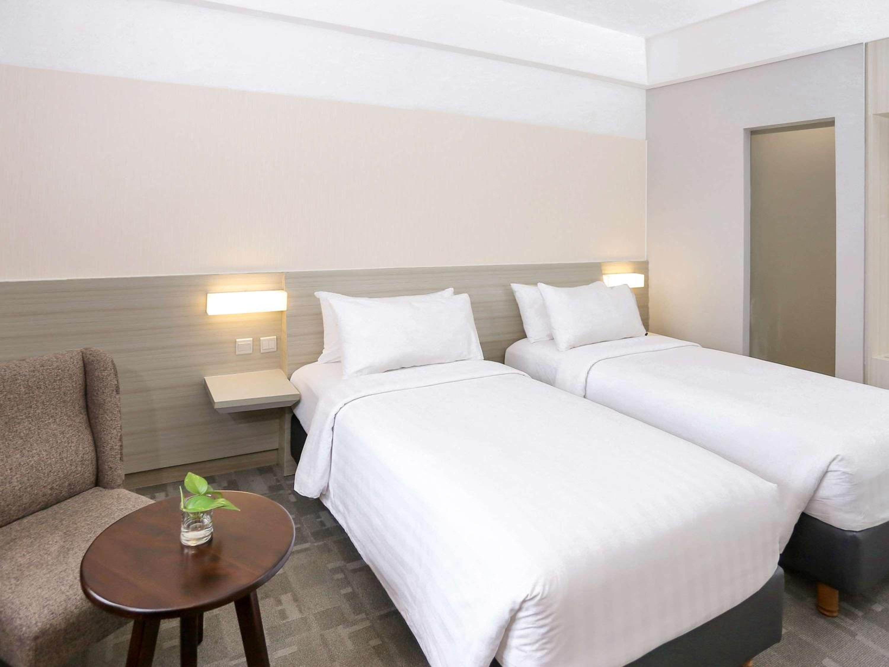 Deluxe Room Twin Beds