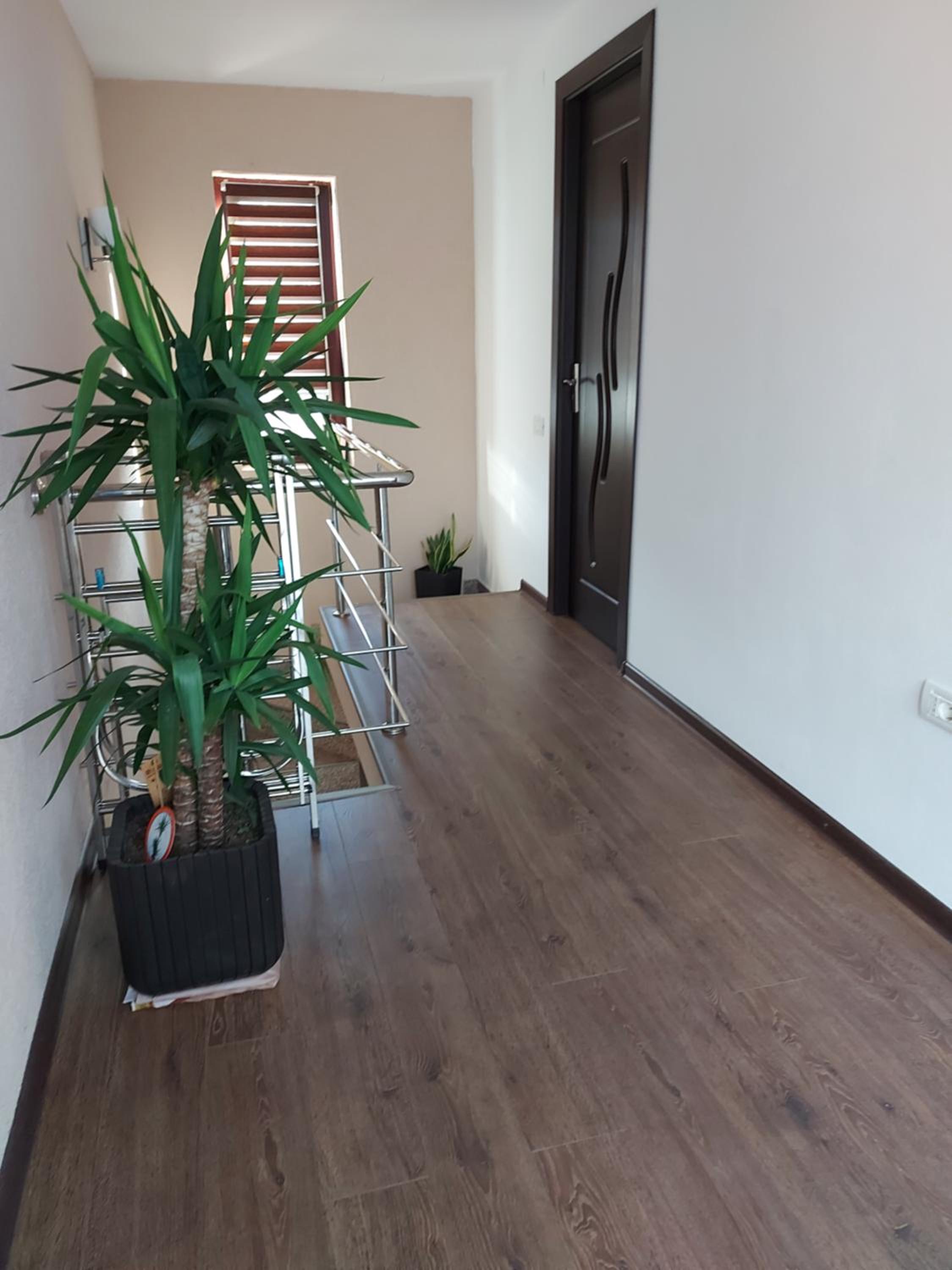 Two-Bedroom House - Photo 8