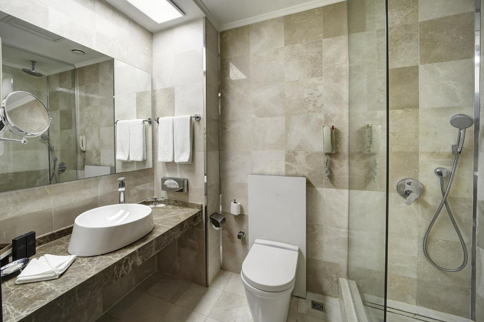 New Year Gala Package - Deluxe Room with City View photo 2