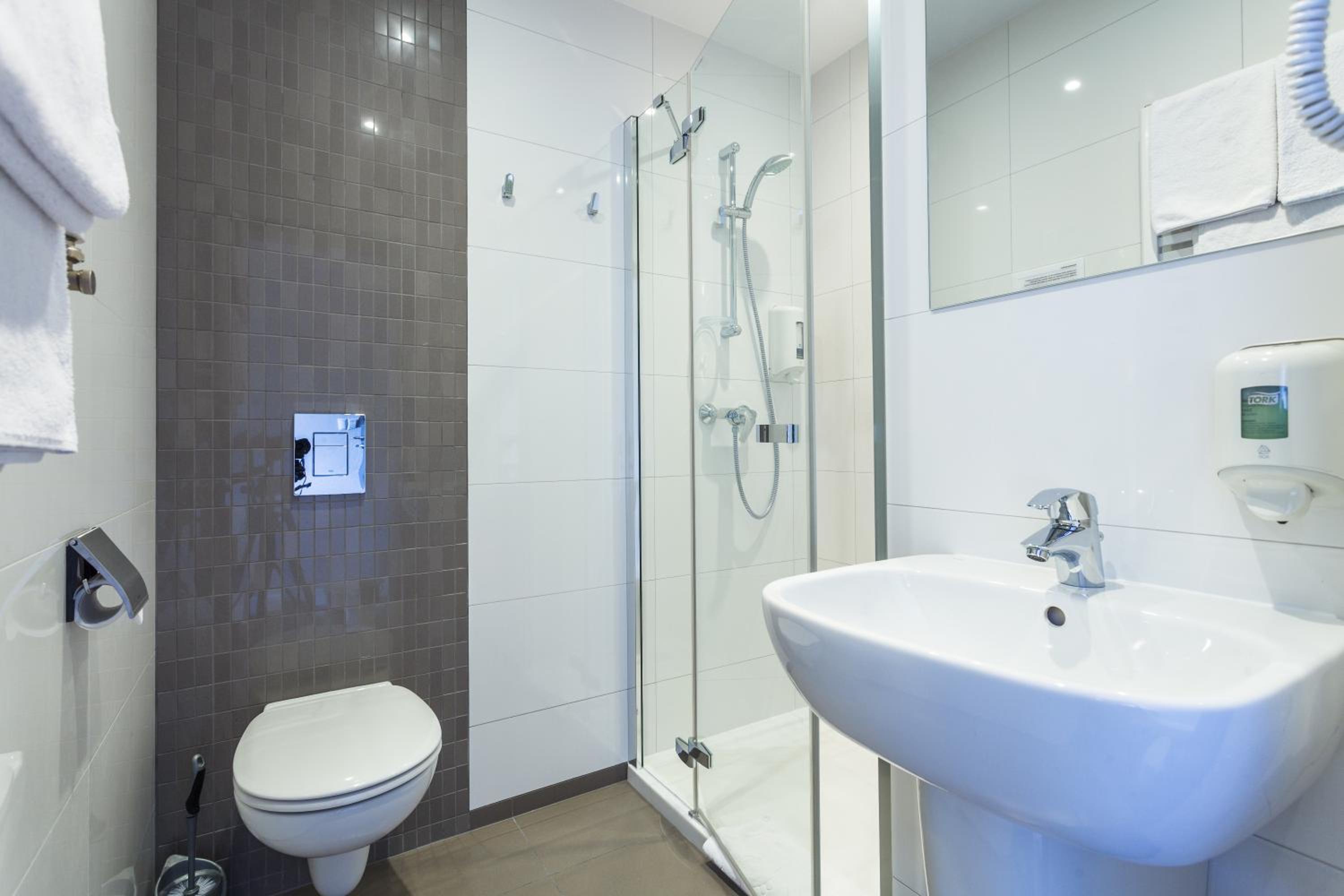 Deluxe Double Room with River View - Photo 14