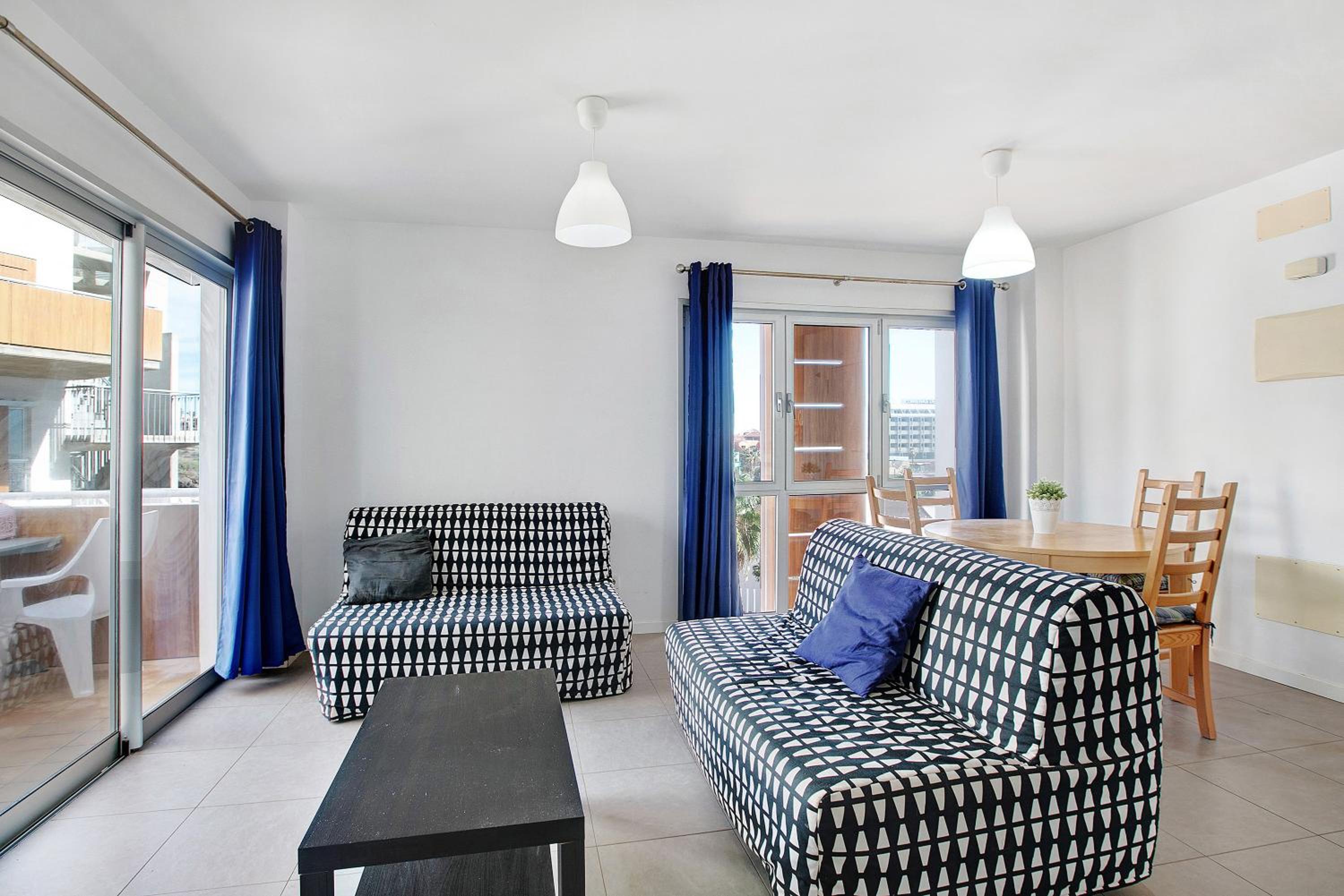 Apartamento de un dormitorio superior con balcón