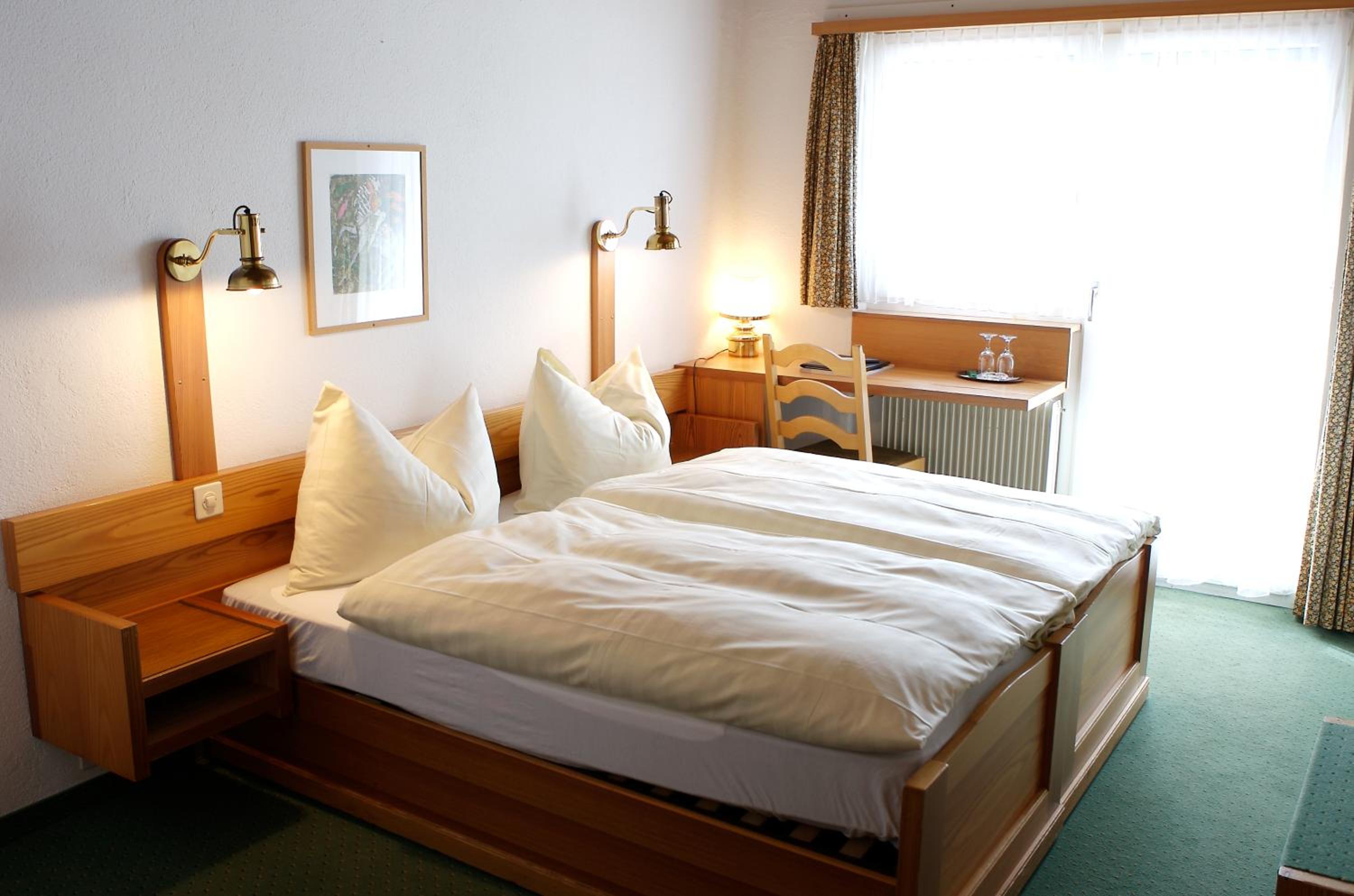 Budget Double Room - Photo 2