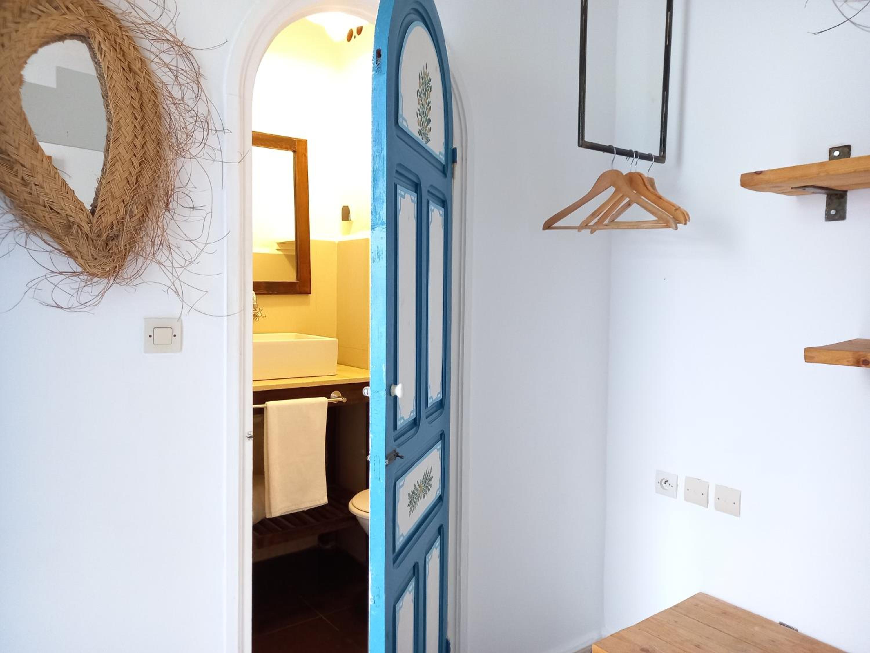 Double Room - Photo 5