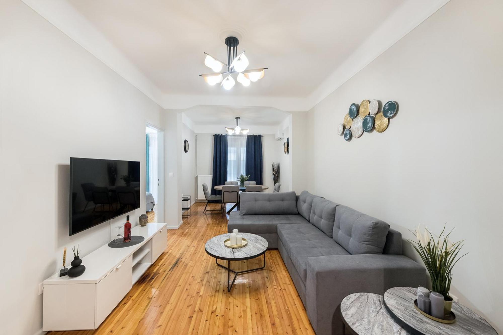 Three-Bedroom Apartment - Photo 1