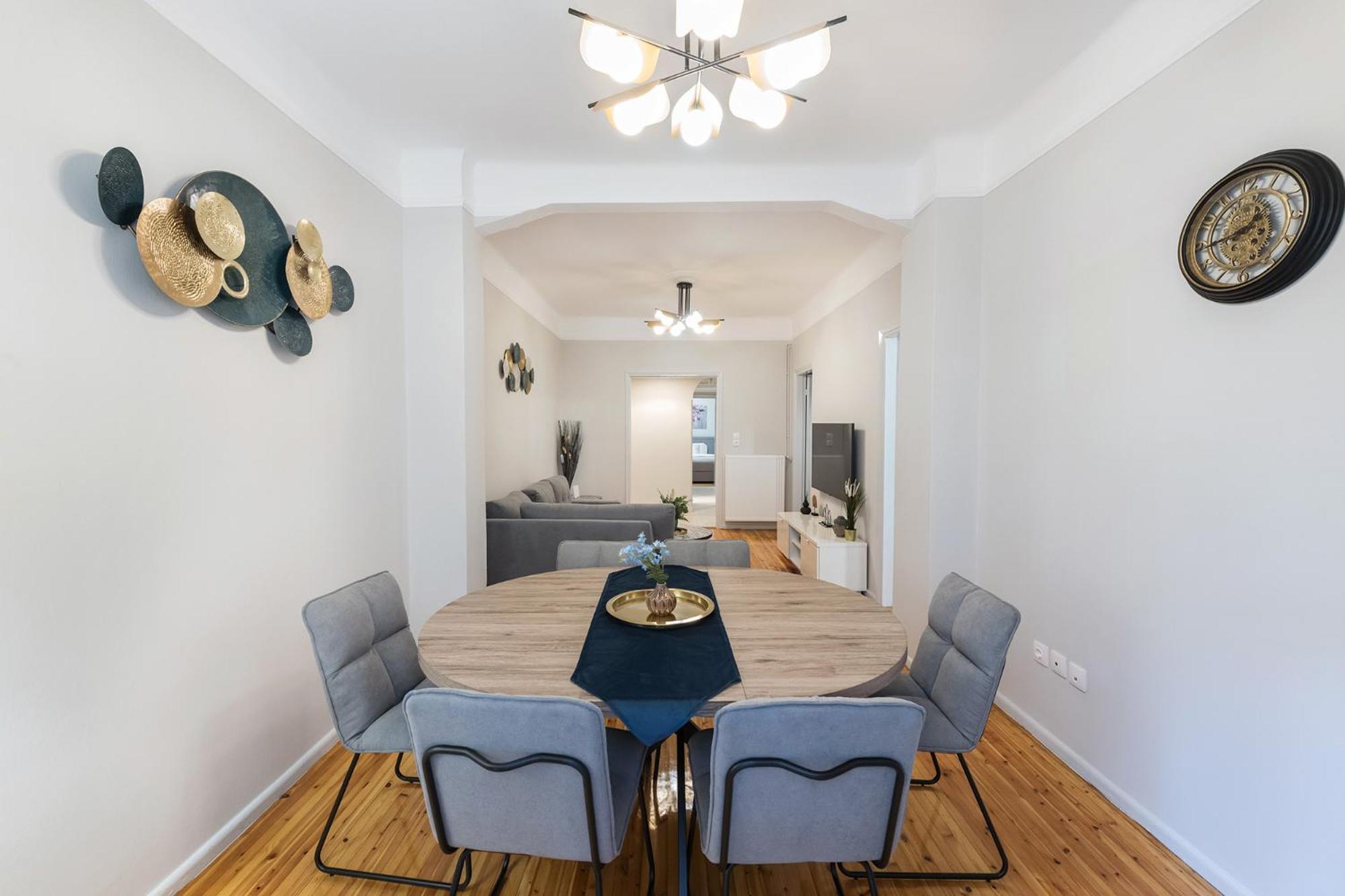 Three-Bedroom Apartment - Photo 8