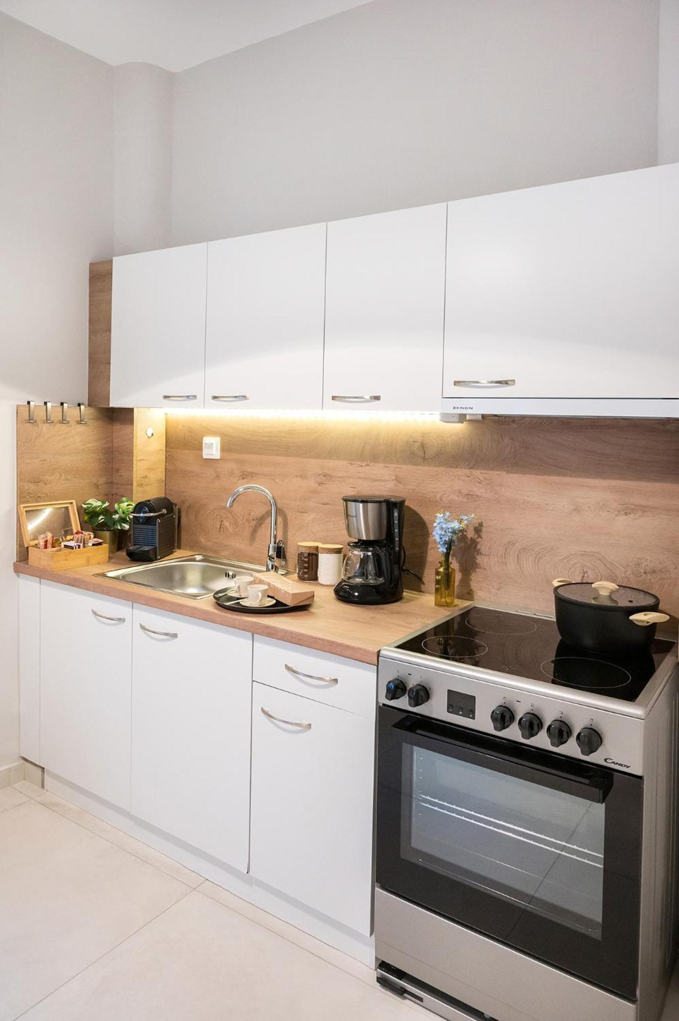 Three-Bedroom Apartment - Photo 6