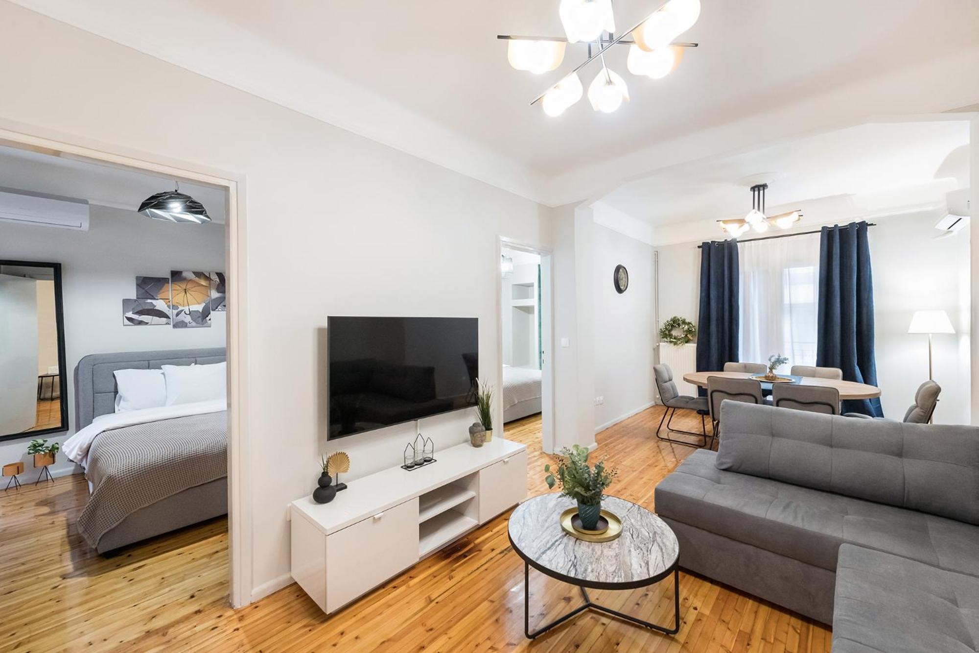 Three-Bedroom Apartment - Photo 5