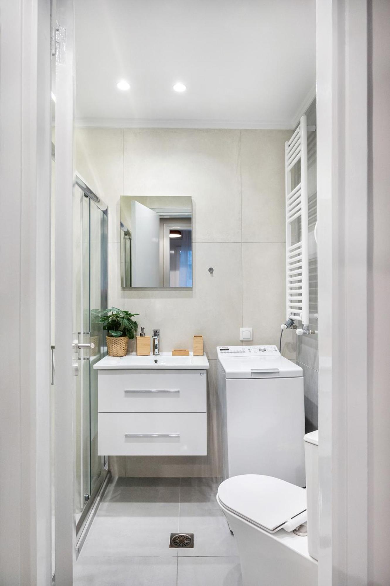 Three-Bedroom Apartment - Photo 27