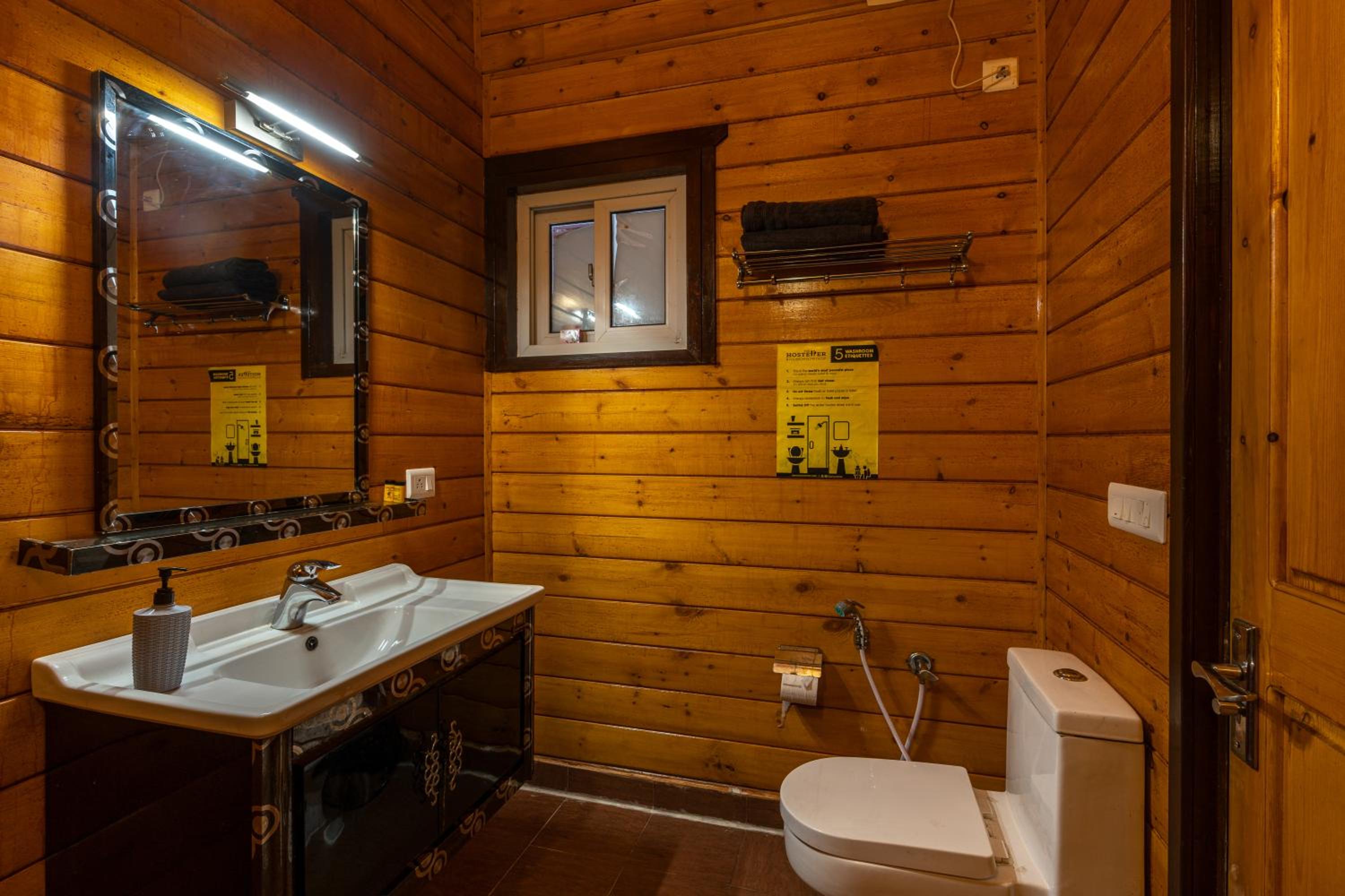 Superior Double Room with Balcony and Mountain View - Couple Friendly. - Photo 8