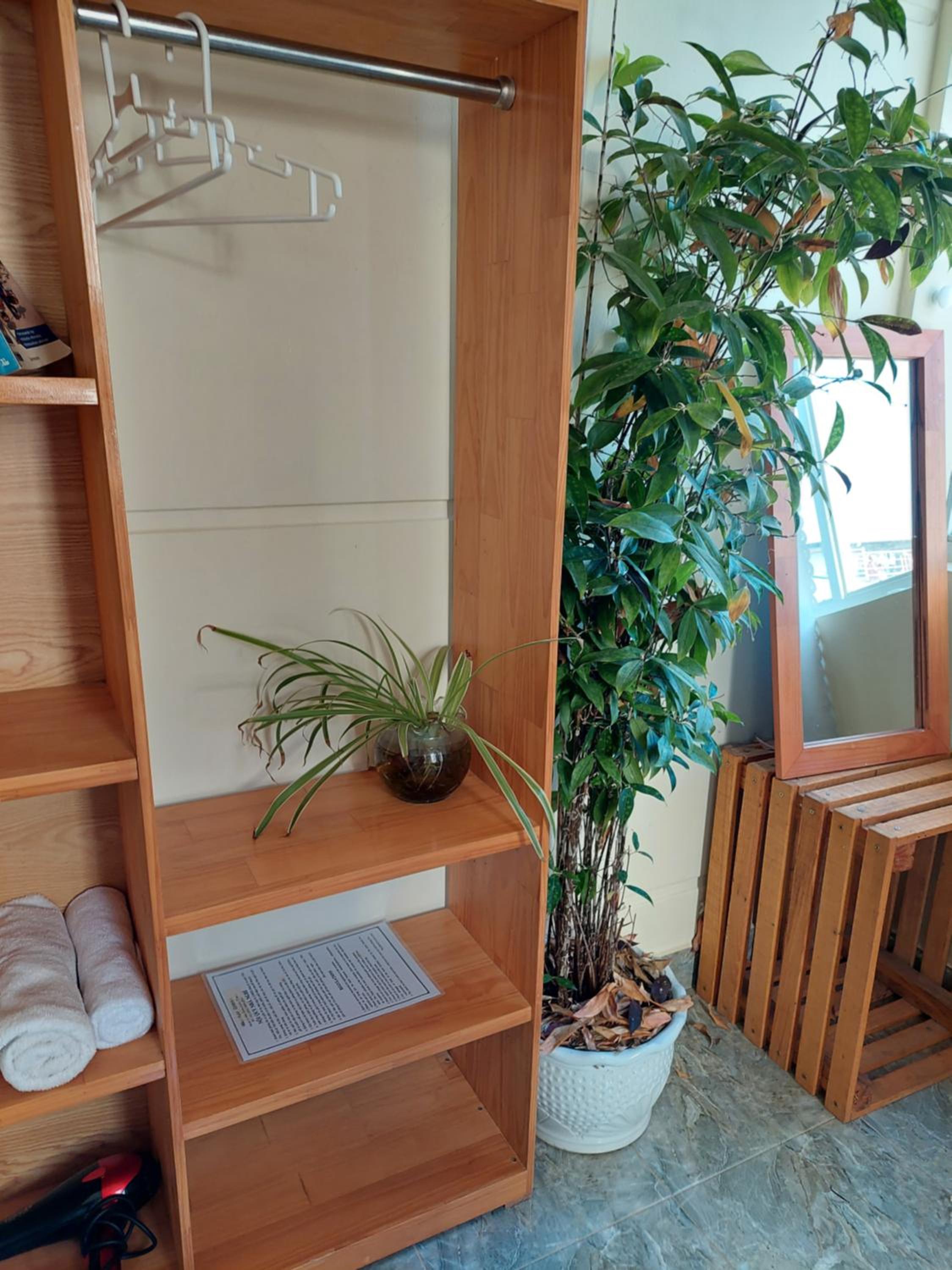 Family Room with Bathroom photo 3