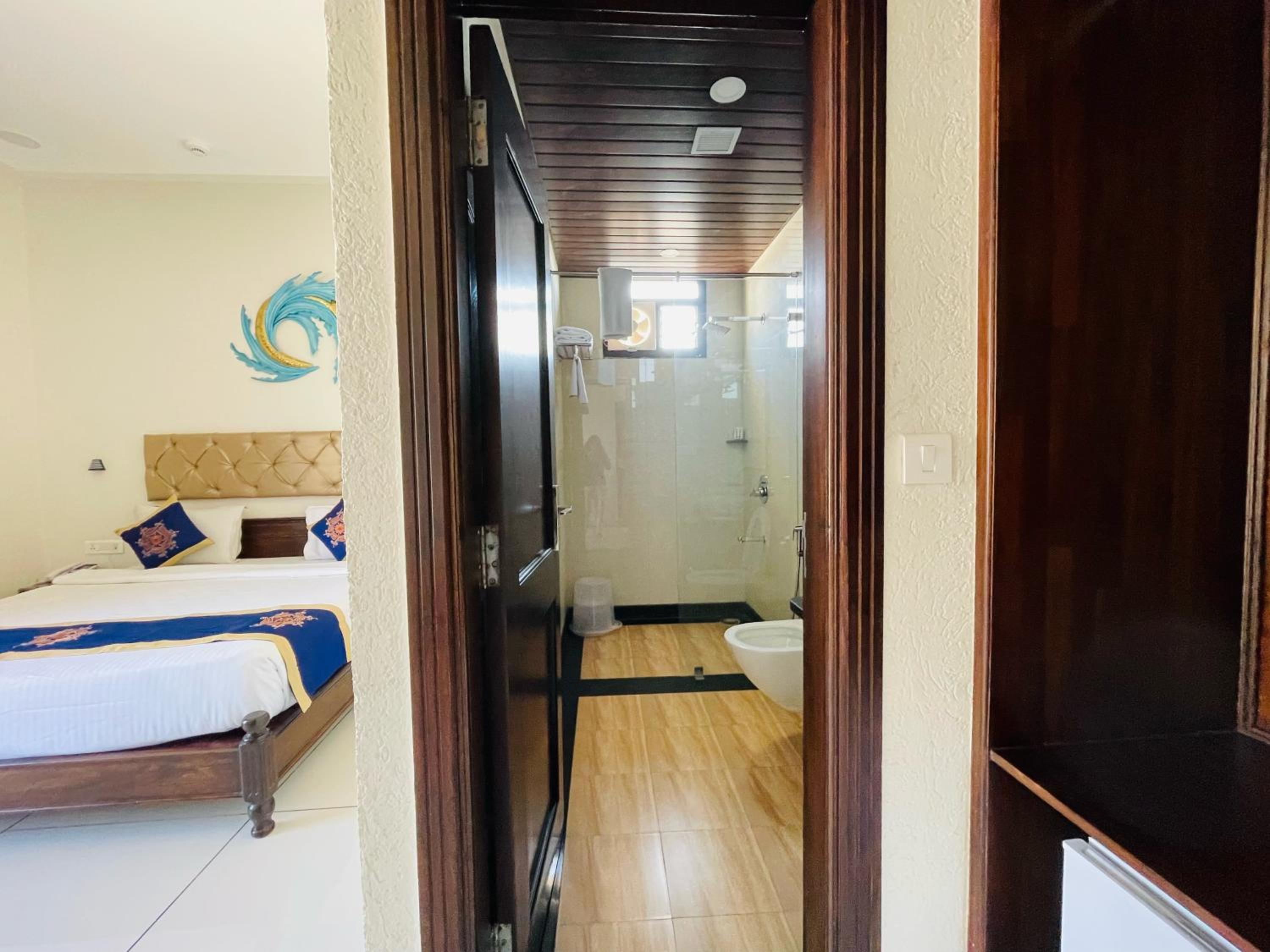 Double Room with Mountain View - Photo 3