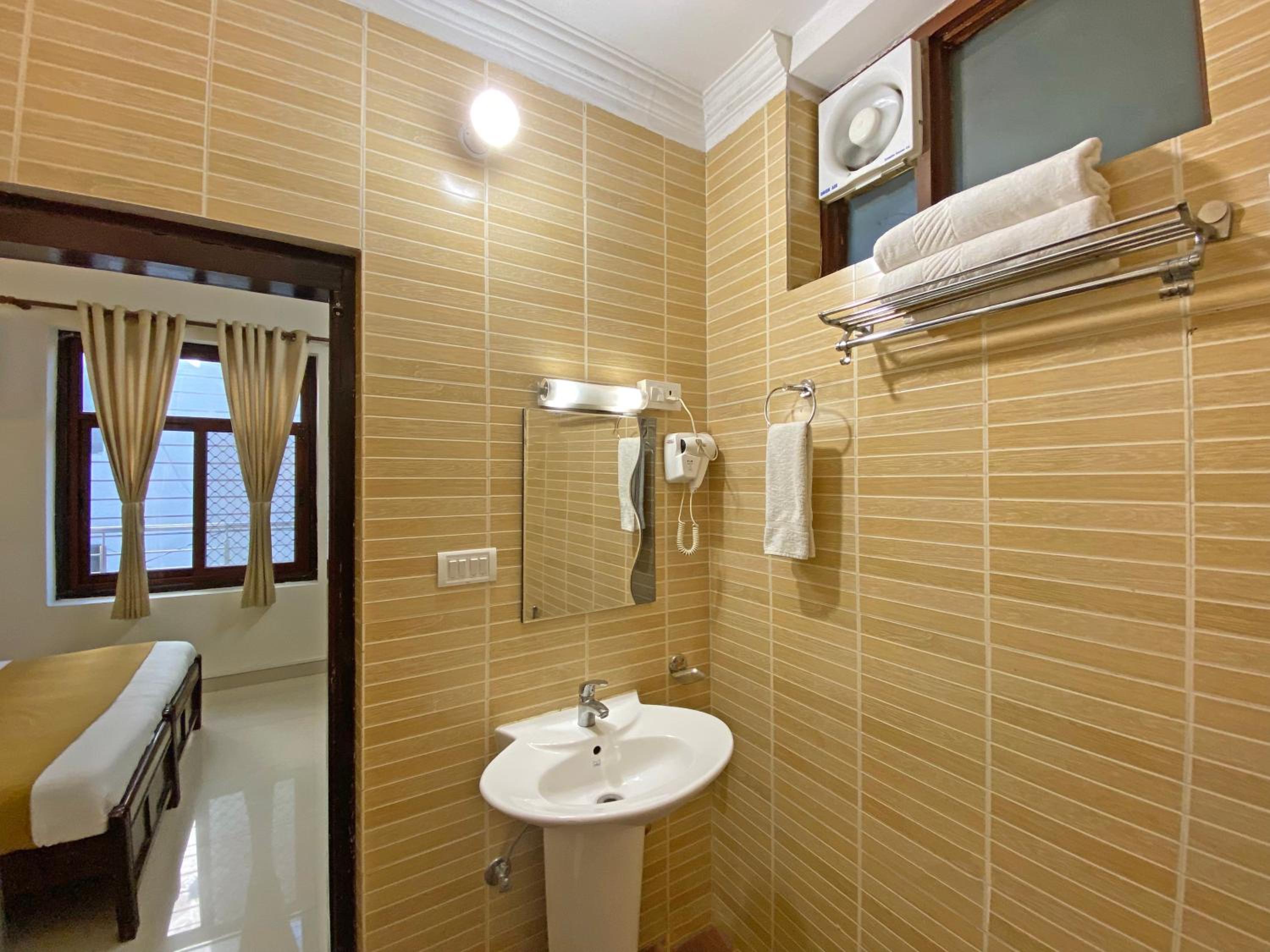 Deluxe Double or Twin Room photo 3