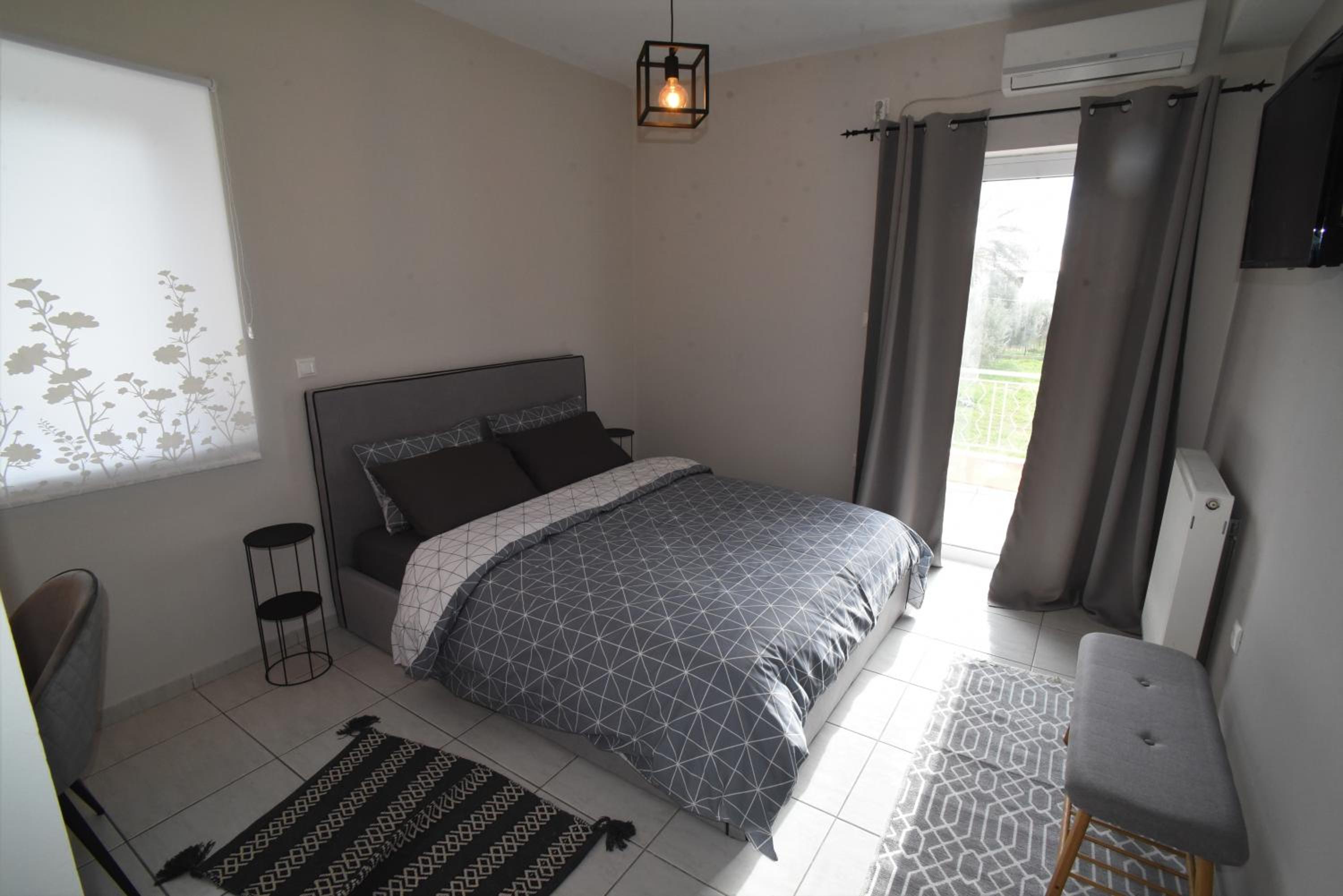 One-Bedroom Apartment - Photo 7
