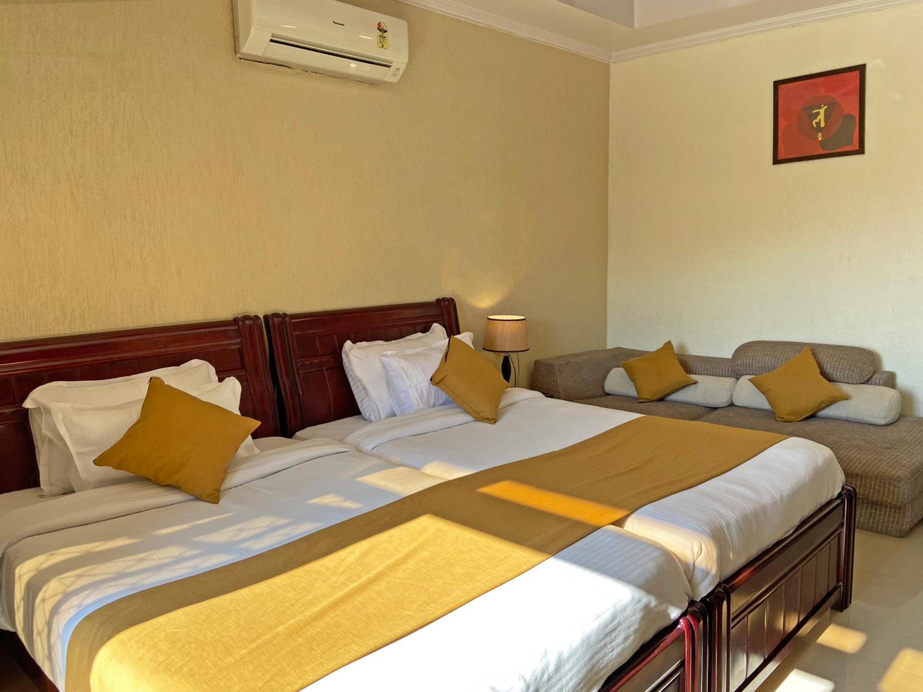 Superior Double or Twin Room with Garden View photo 3