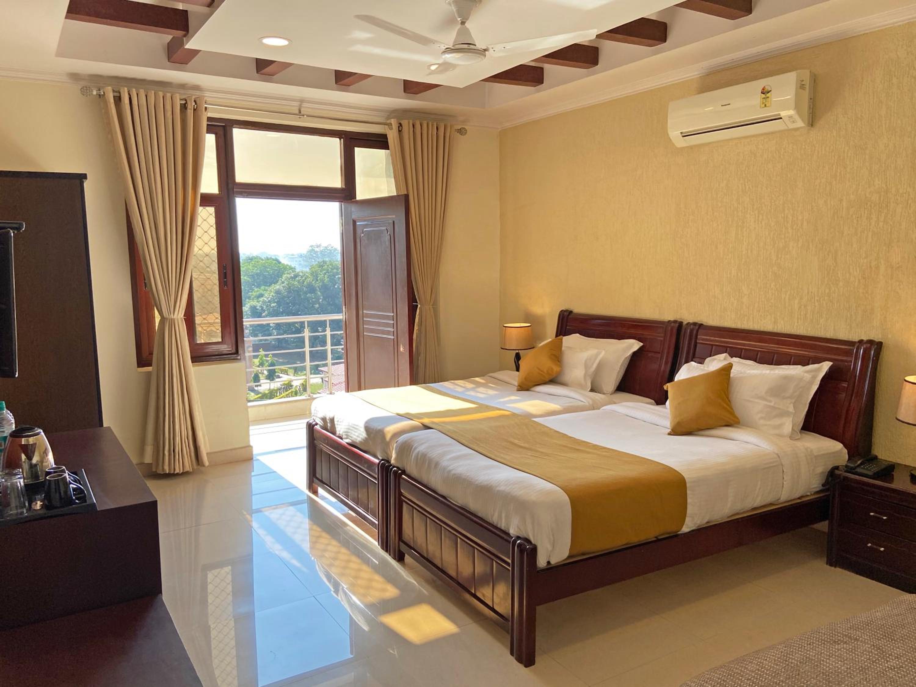 Superior Double or Twin Room with Garden View photo 2