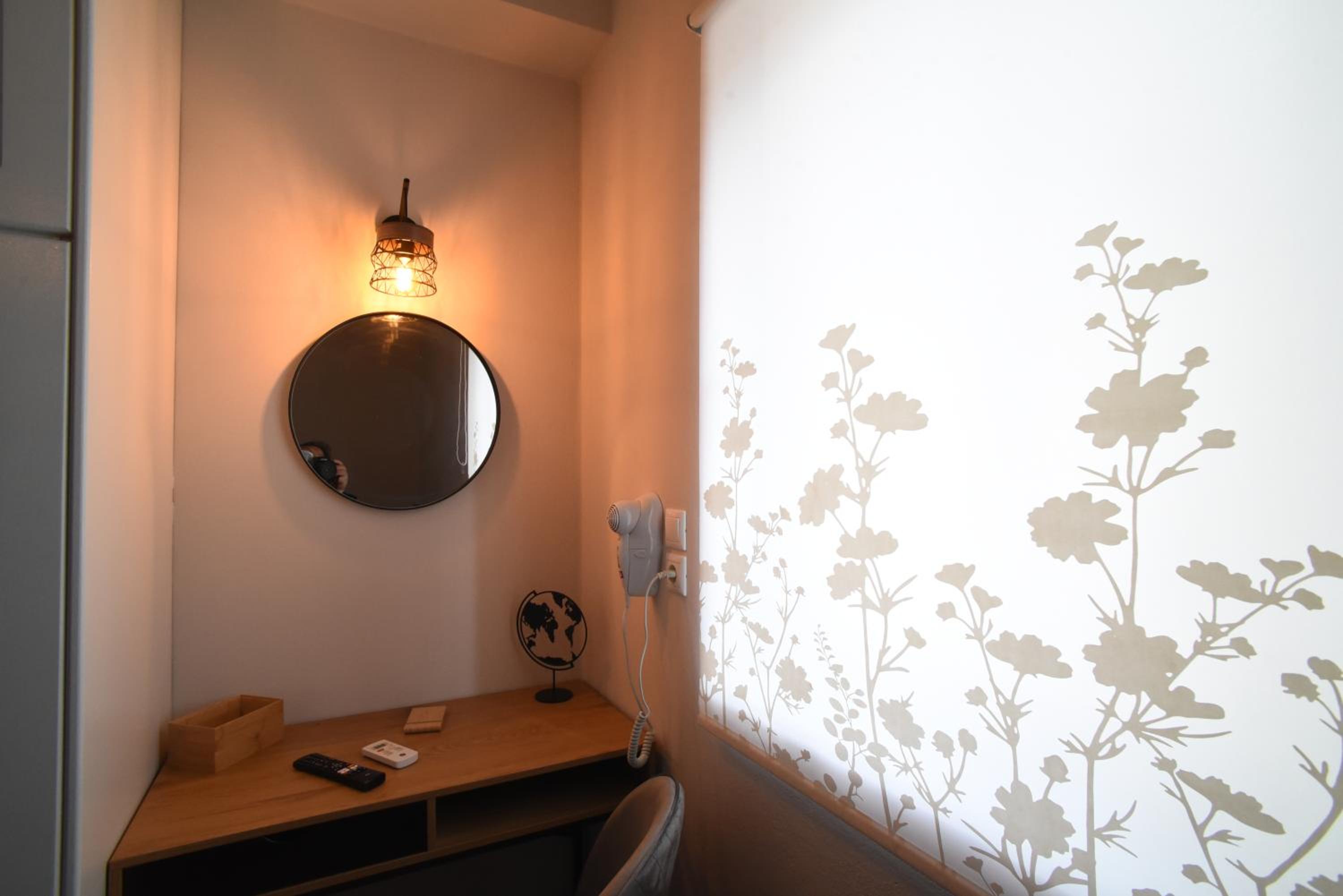 One-Bedroom Apartment - Photo 9