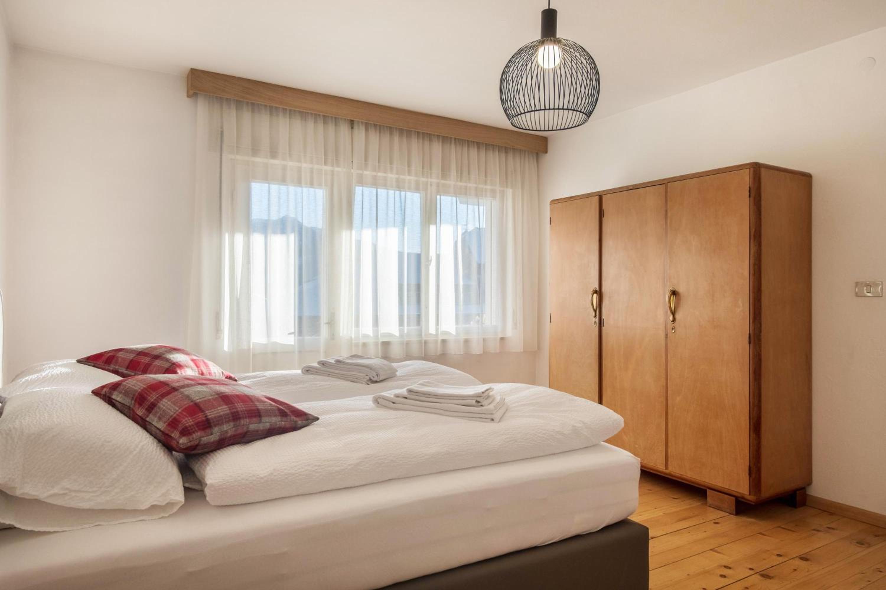 Two-Bedroom Apartment with Mountain View photo 2