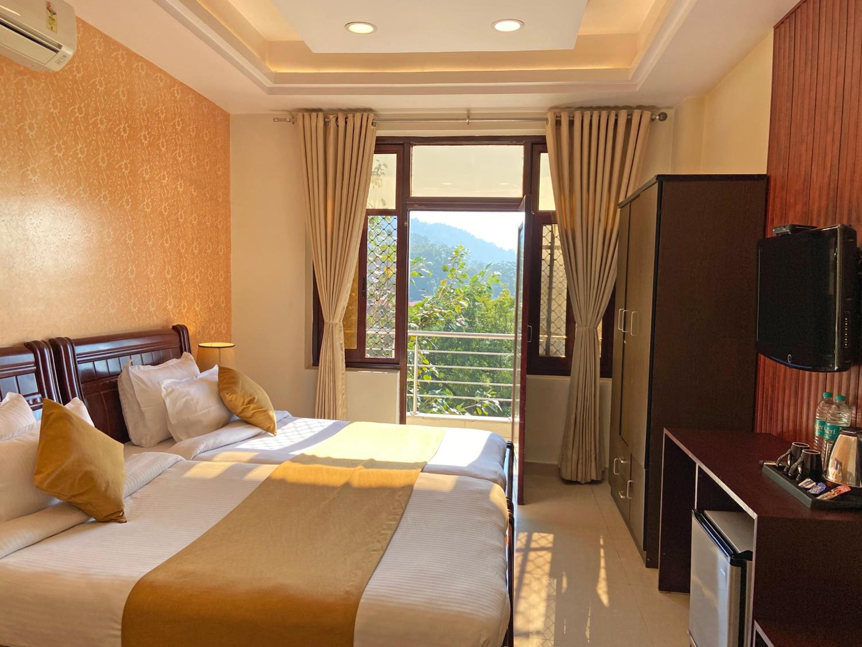 Superior Double or Twin Room with Garden View photo 1