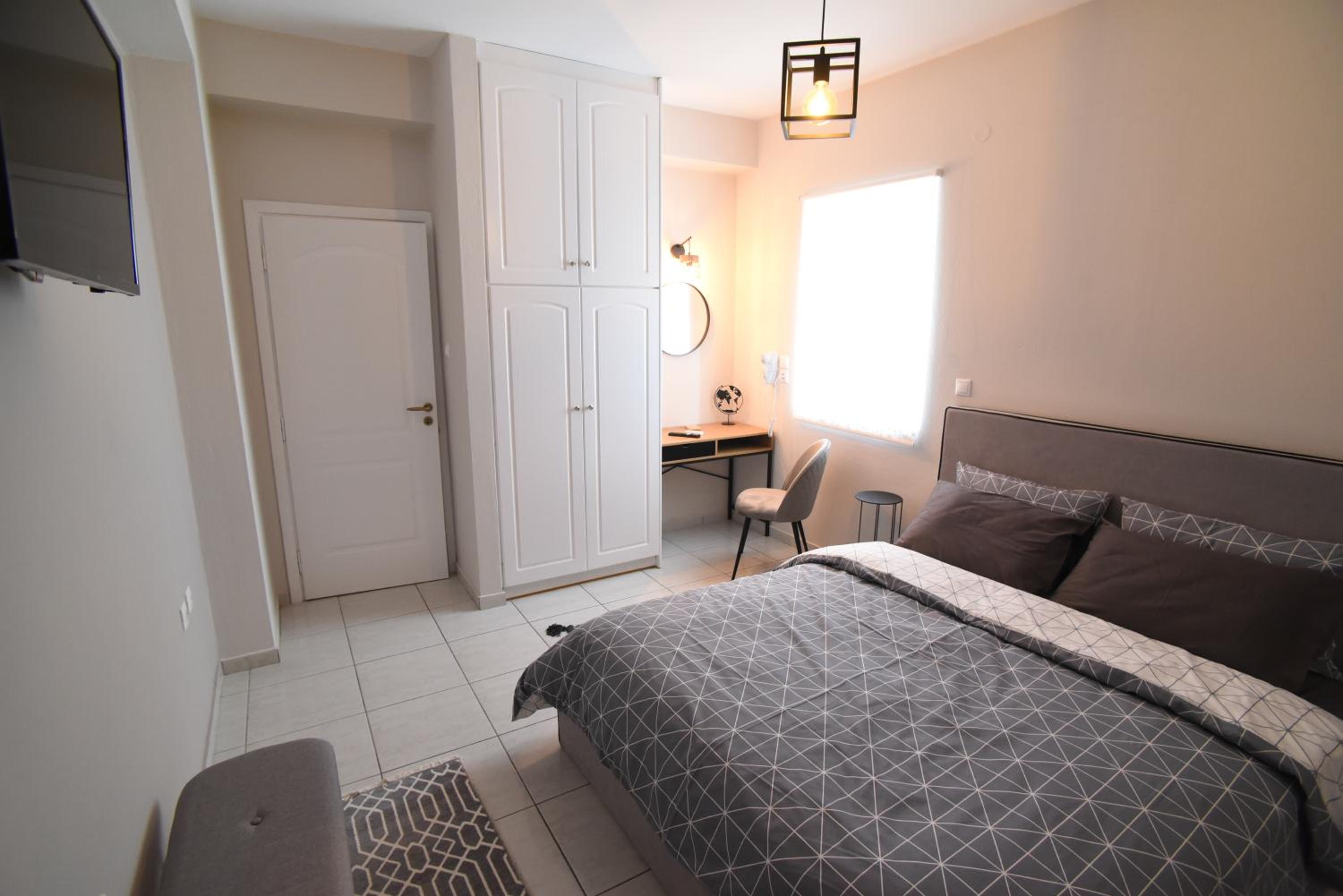 One-Bedroom Apartment - Photo 18