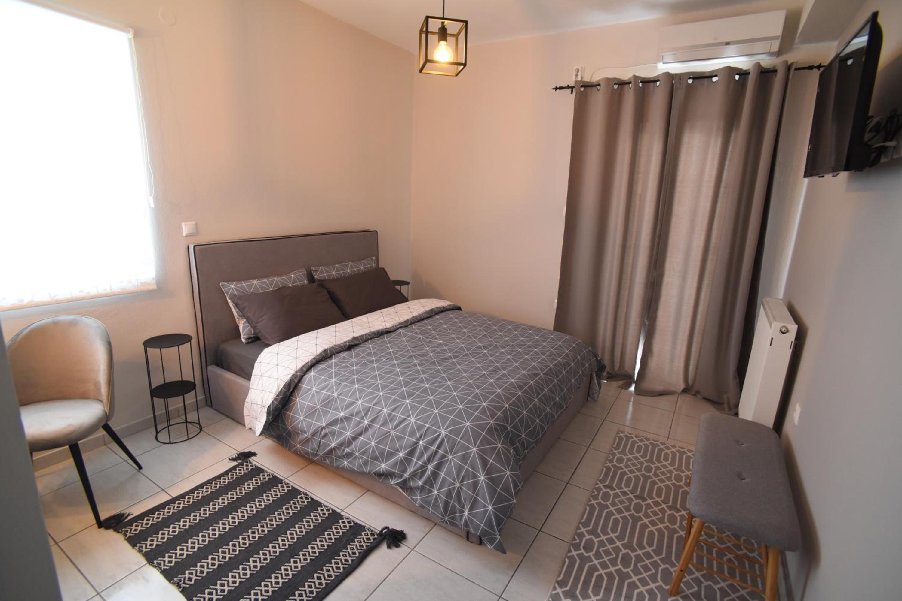 One-Bedroom Apartment - Photo 19
