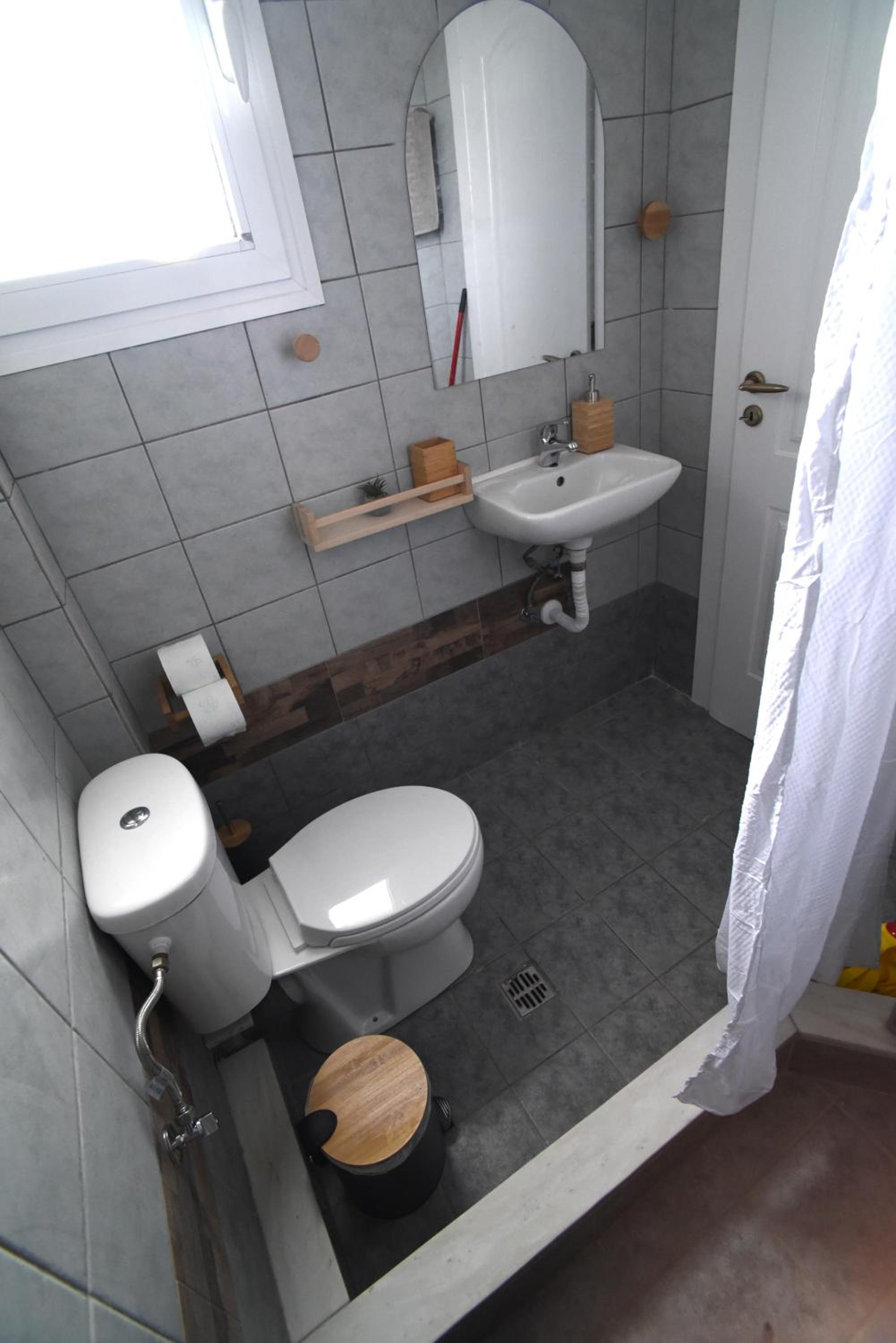 One-Bedroom Apartment - Photo 23