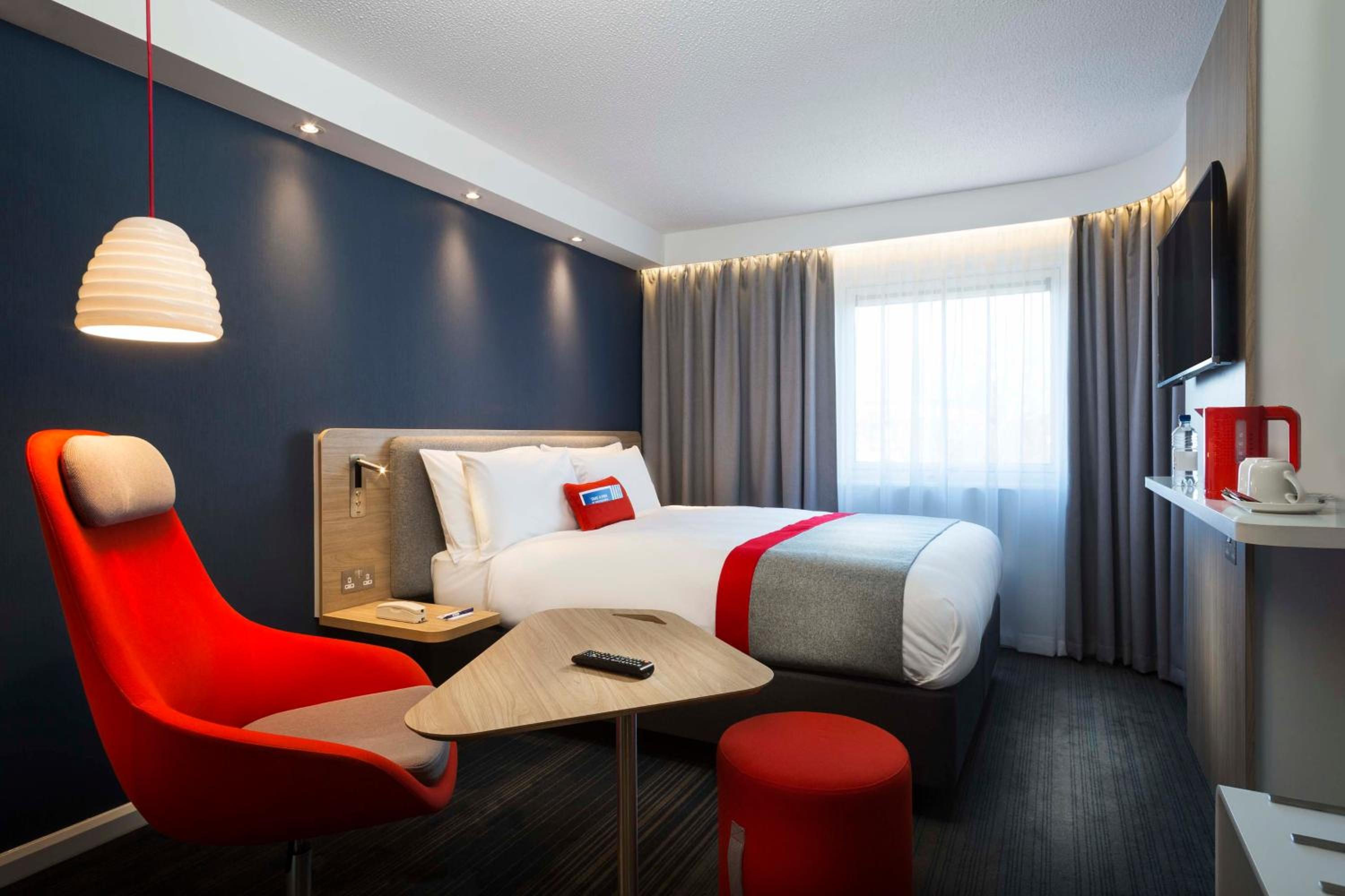 Standard Double Room with Free Hot Breakfast photo 2