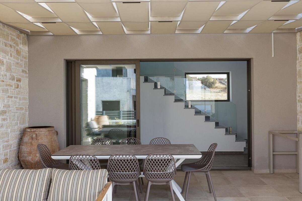 Villa photo 2