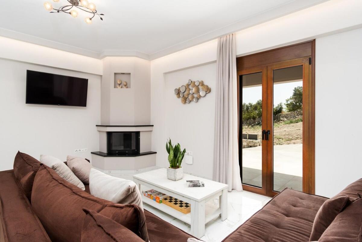 Three-Bedroom Villa photo 1