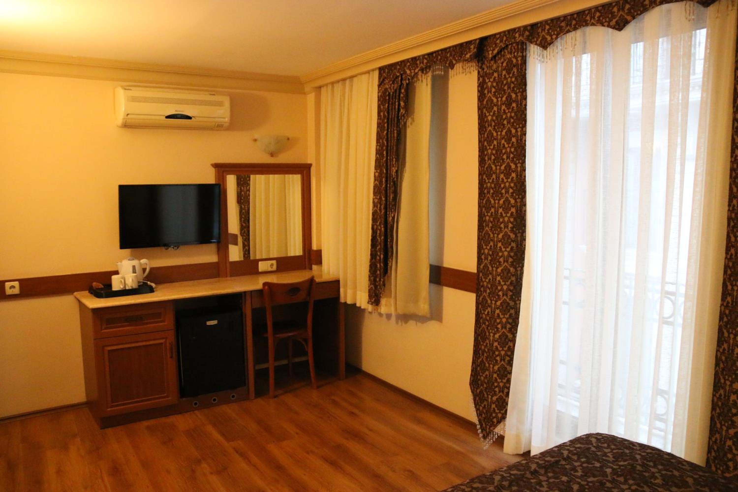 Large Double Room photo 2