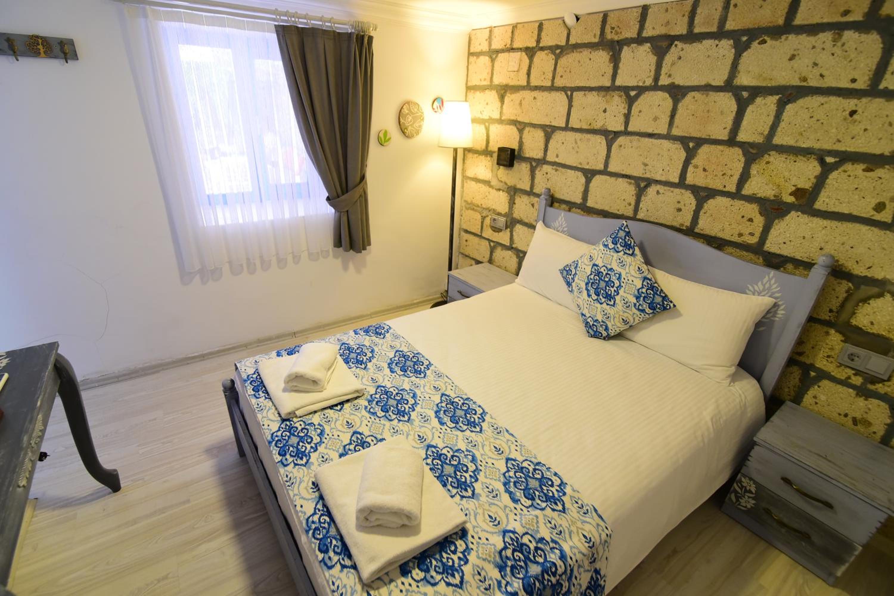 Budget Double Room photo 2