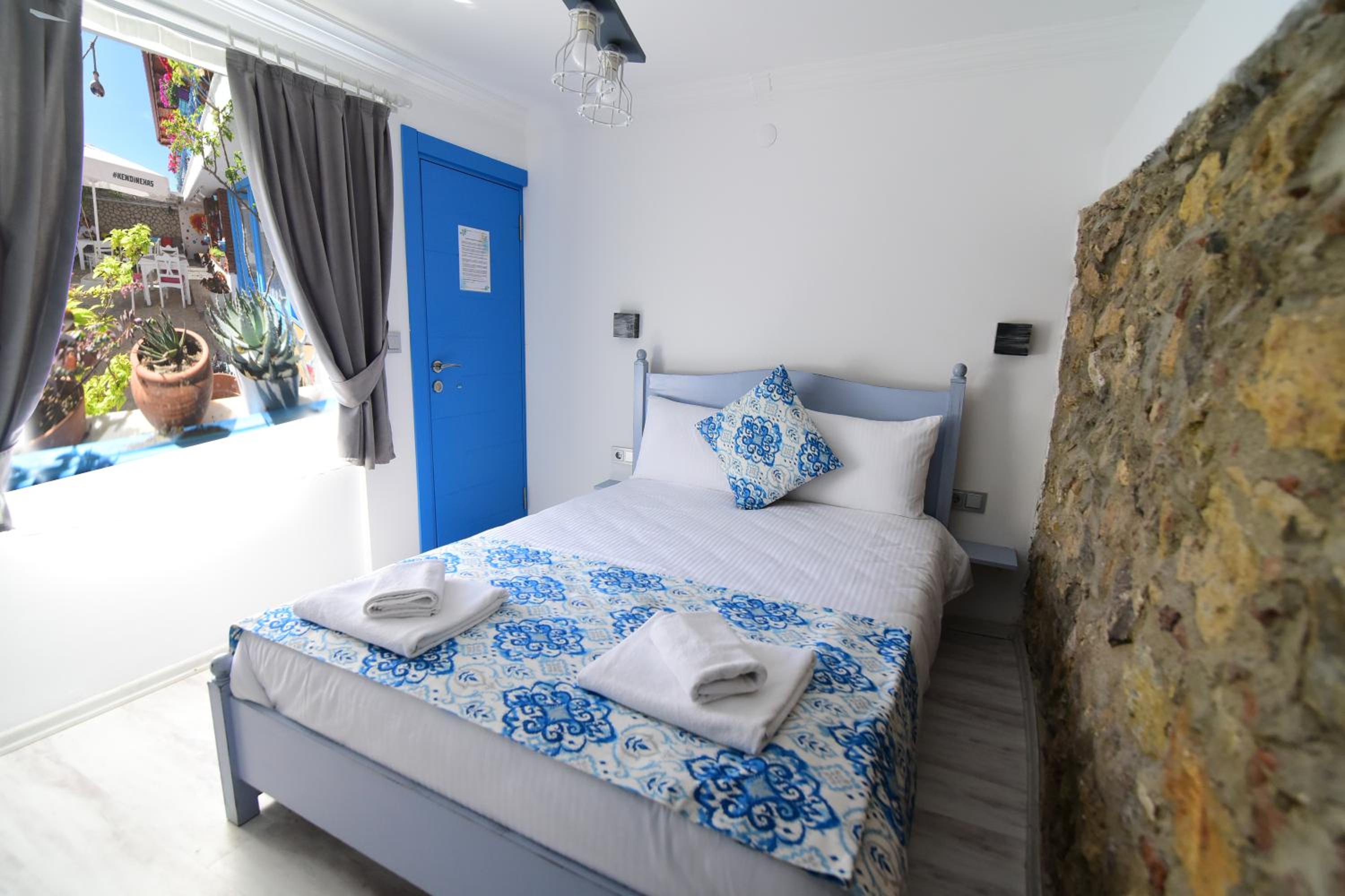 Budget Double Room photo 1