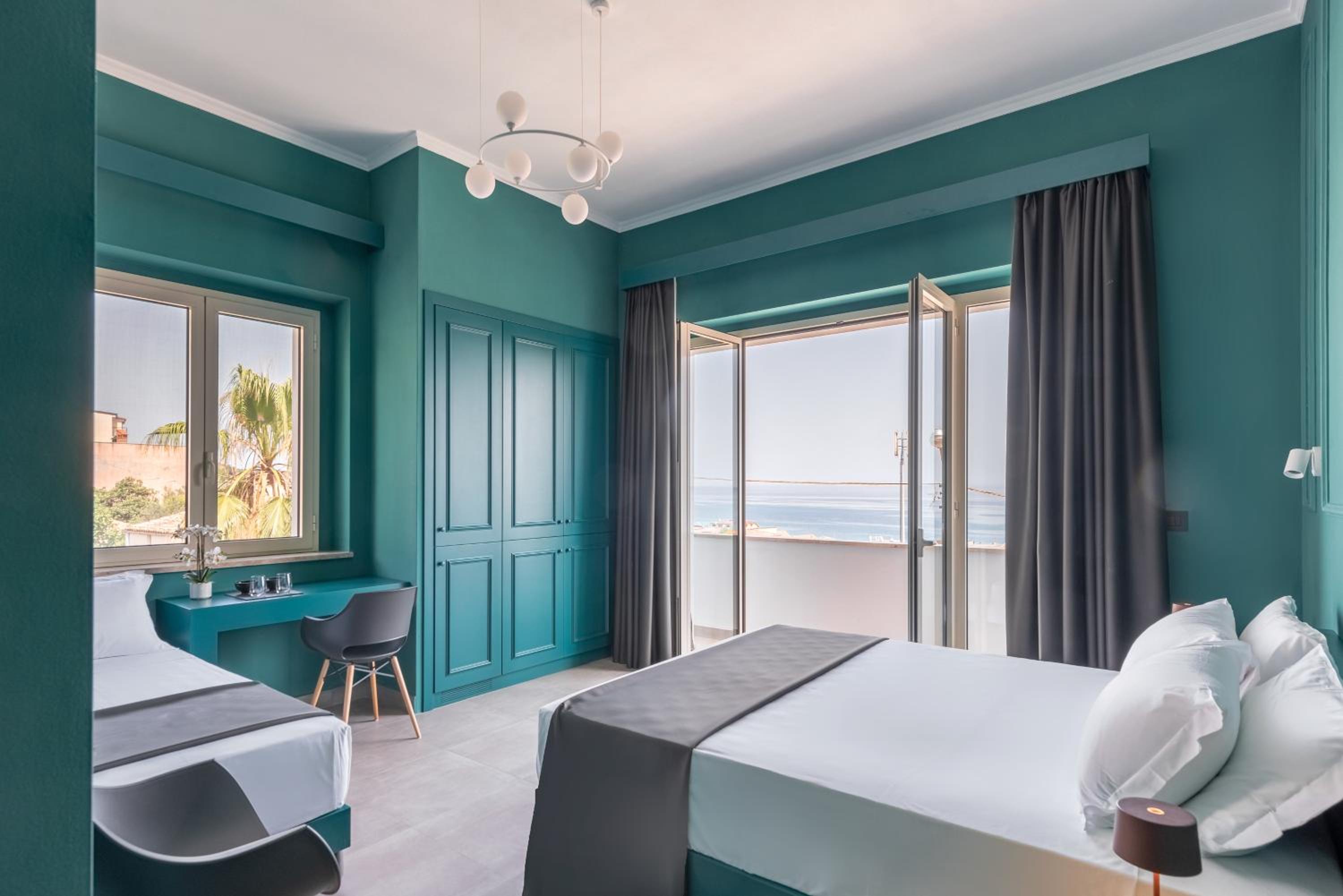 Triple Room with Sea View - Photo 1