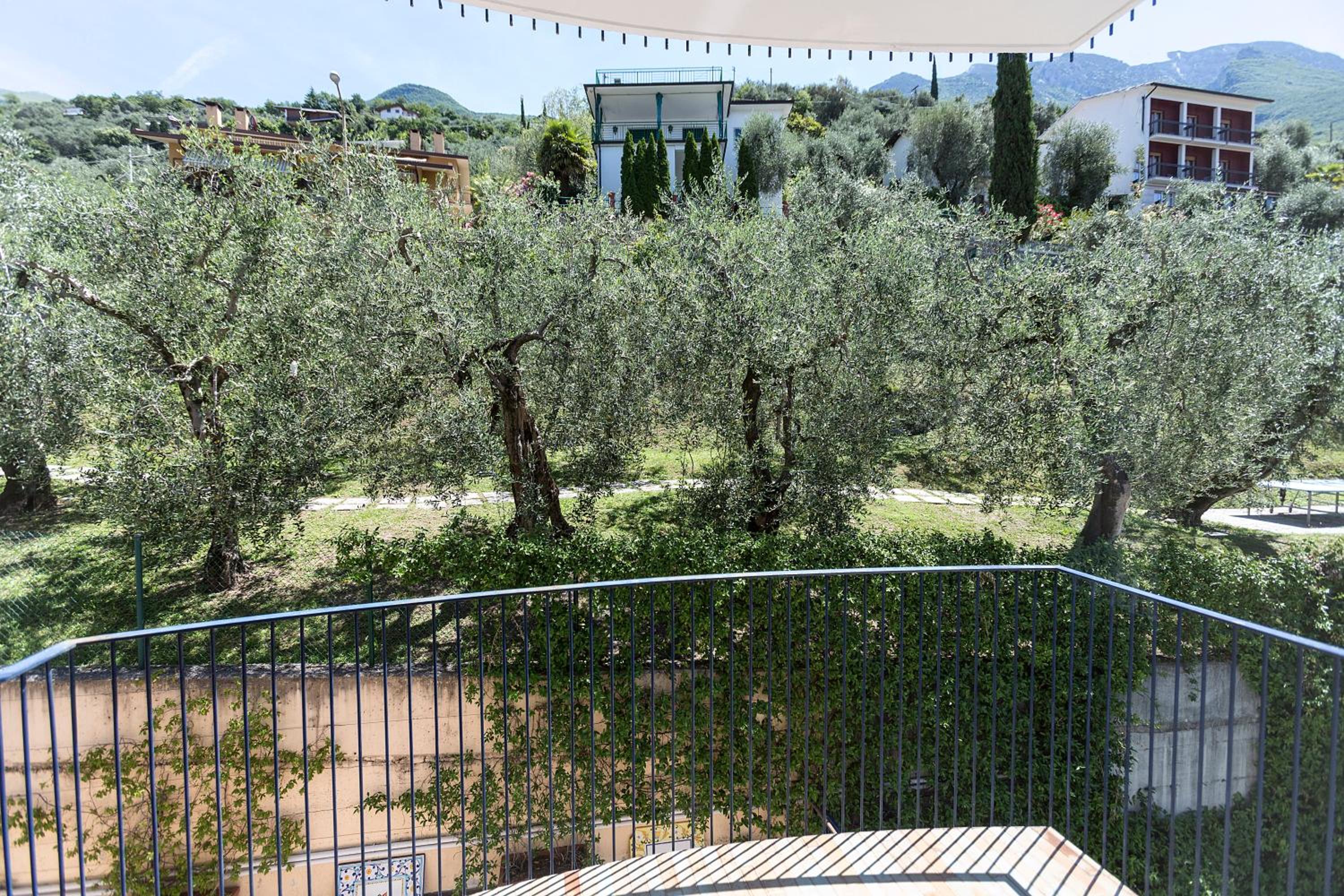 Superior Double or Twin Room with Balcony and Mountain View photo 3