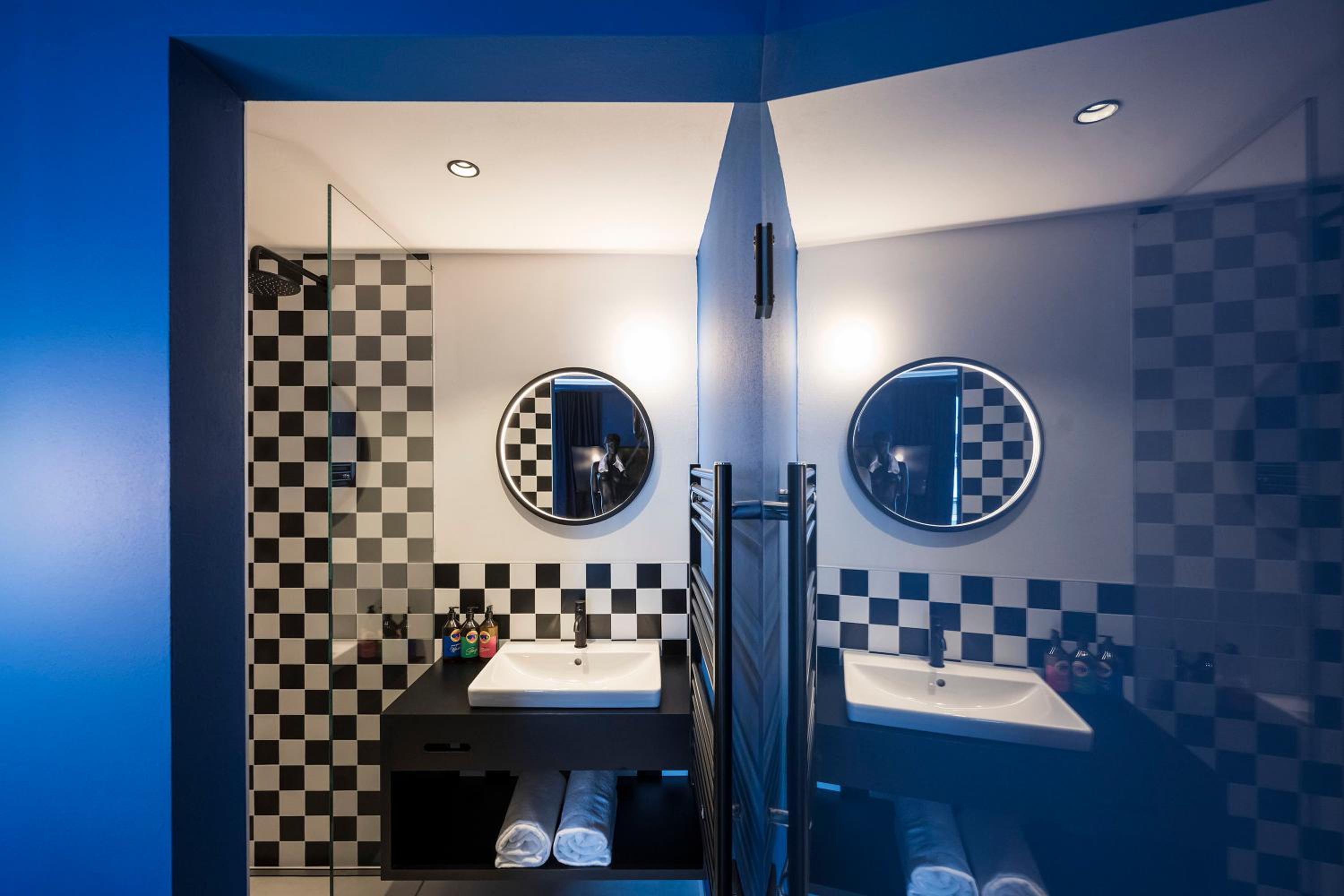 Superior Double Room with Balcony - Photo 4
