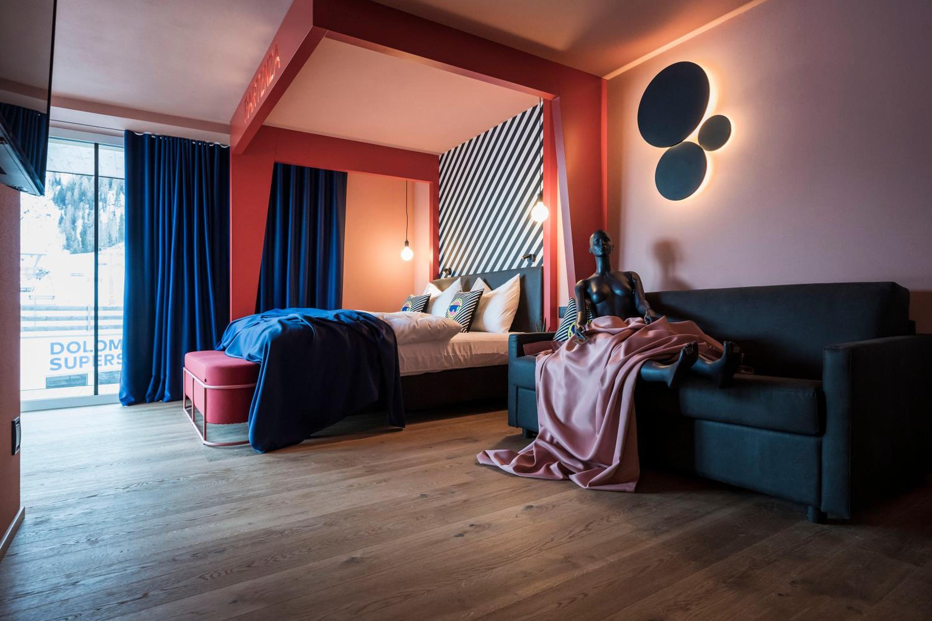 Junior Suite with Mountain View - Photo 2