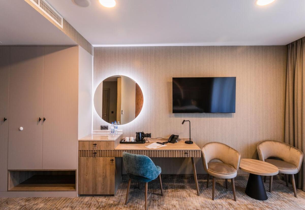 Deluxe Double or Twin Room - Photo 6