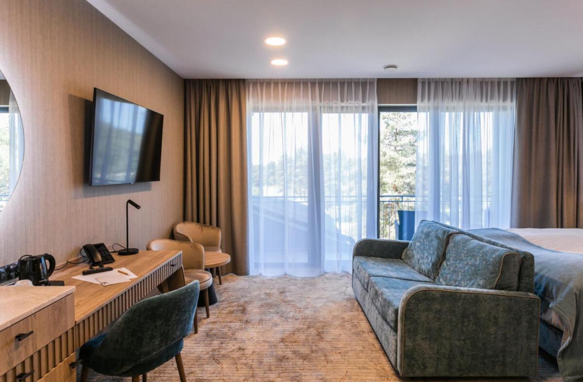 Deluxe Double or Twin Room - Photo 9