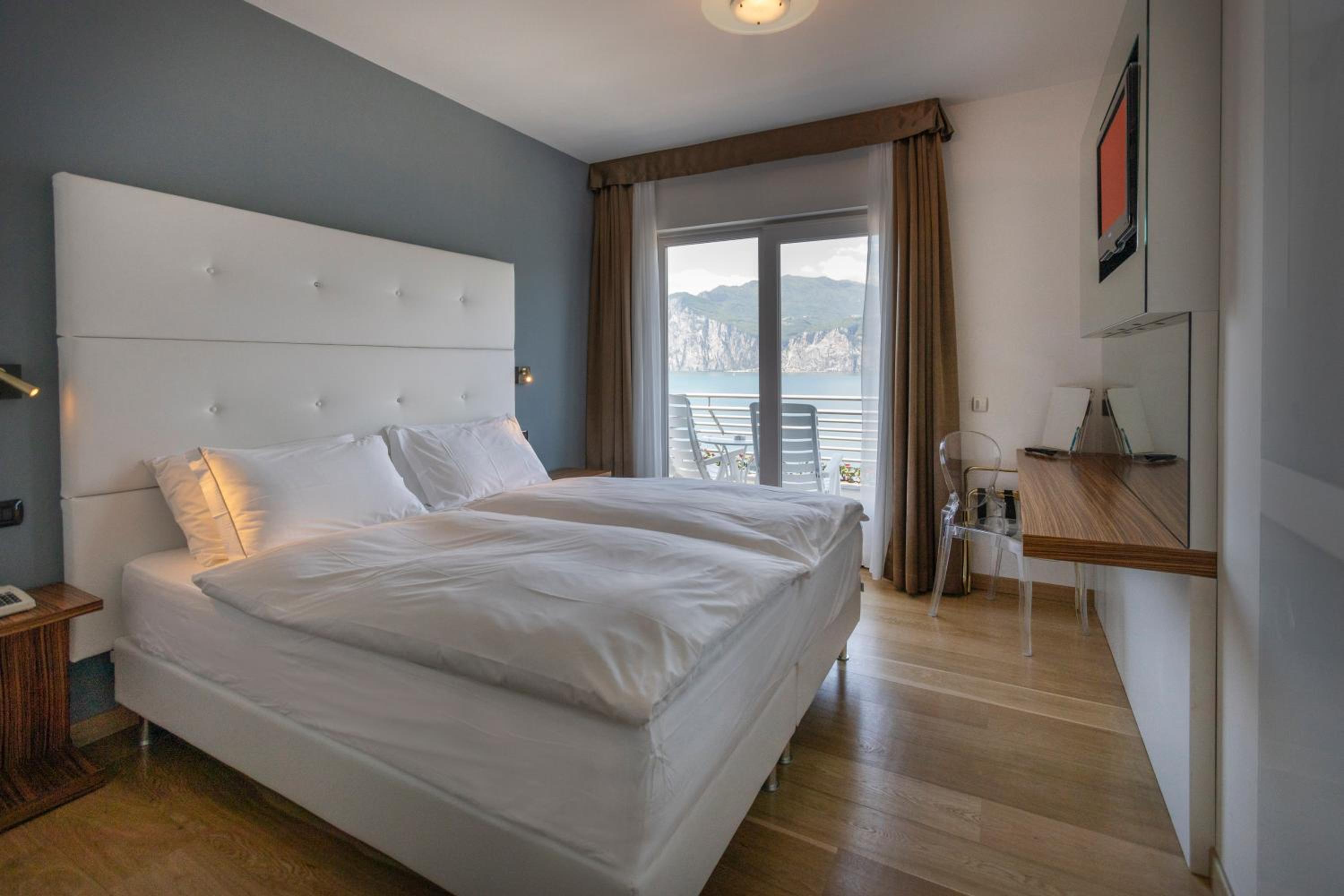 Superior Triple Room with Balcony and Lake View