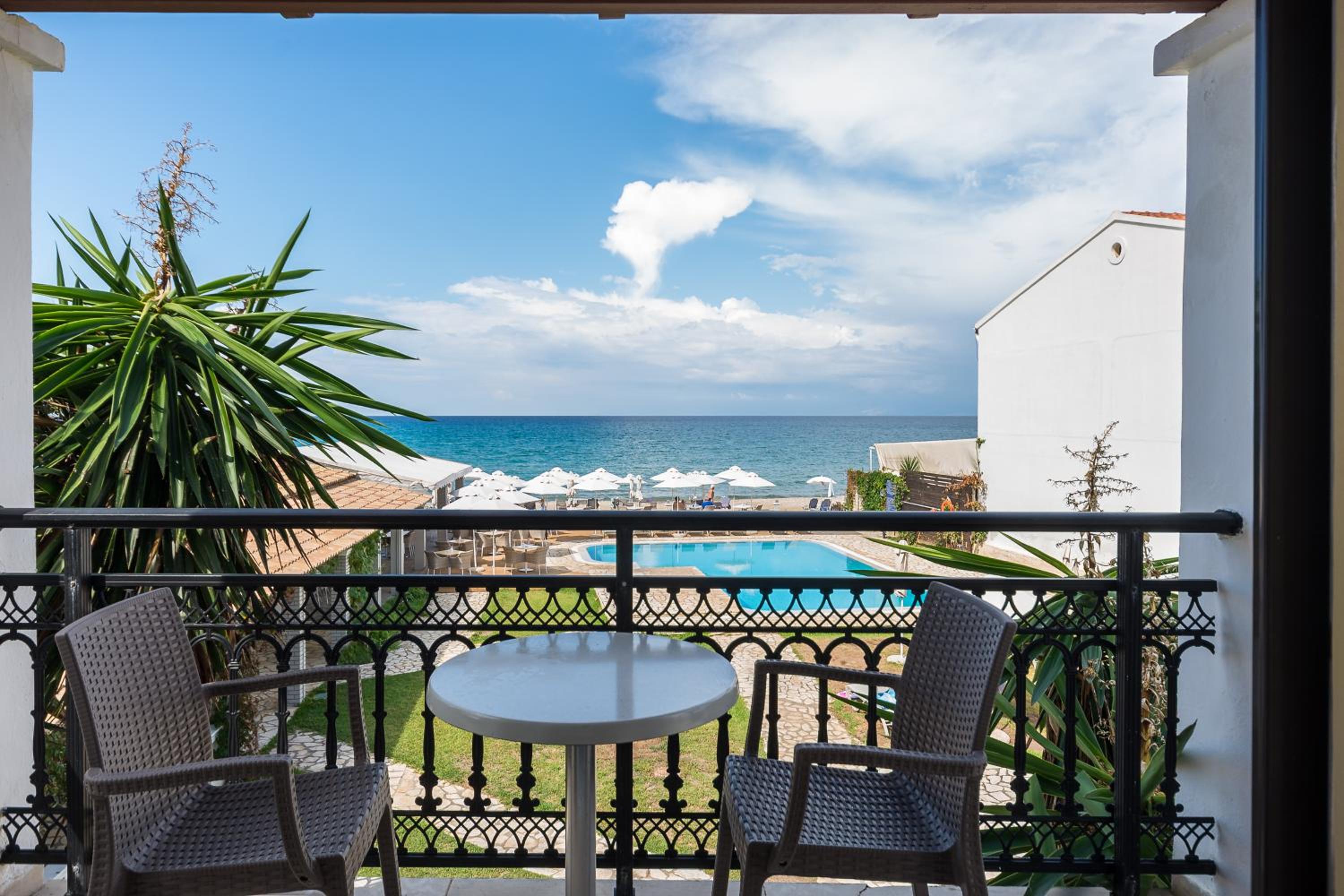 One-Bedroom Apartment Sea View