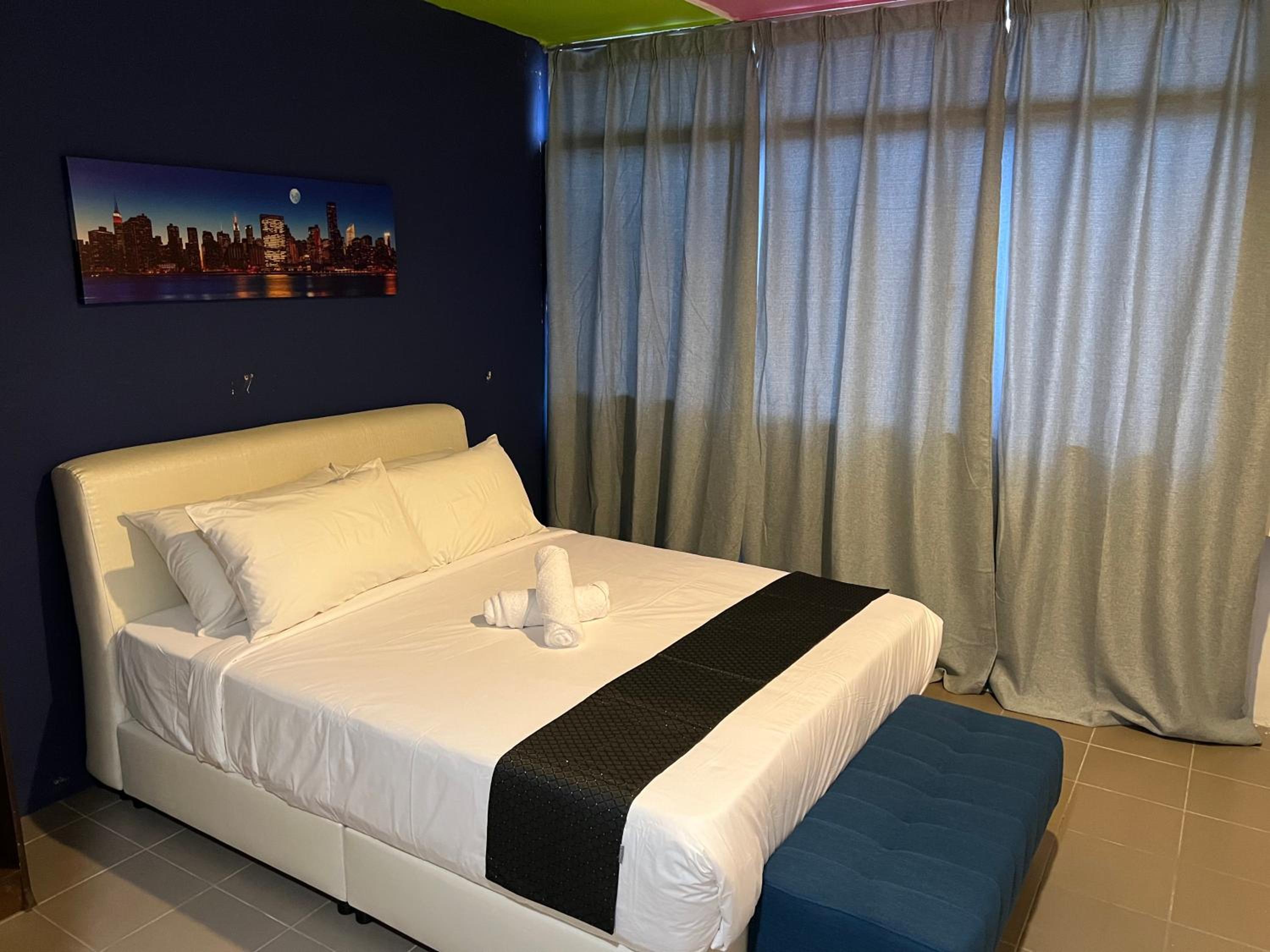Deluxe Queen Room - Photo 3